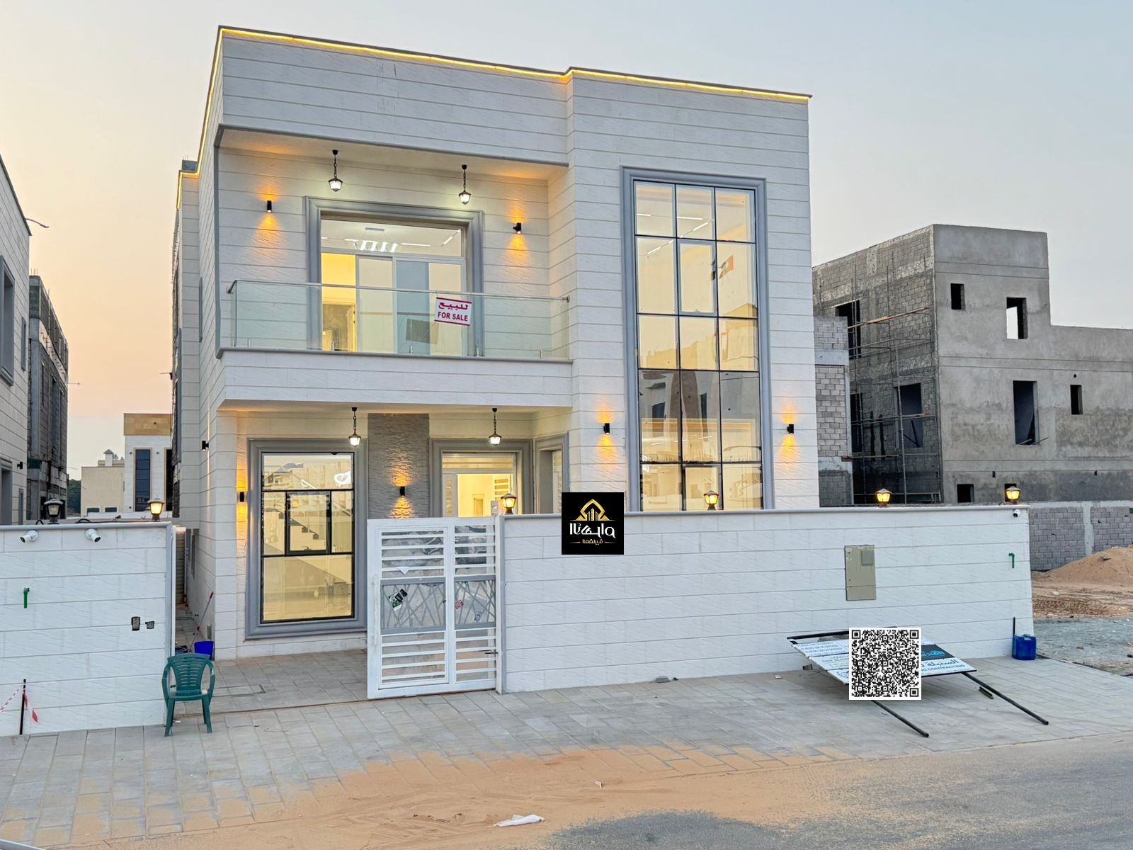Ready to move in, all utilities included: electricity, water, air conditioning, registration and ownership fees