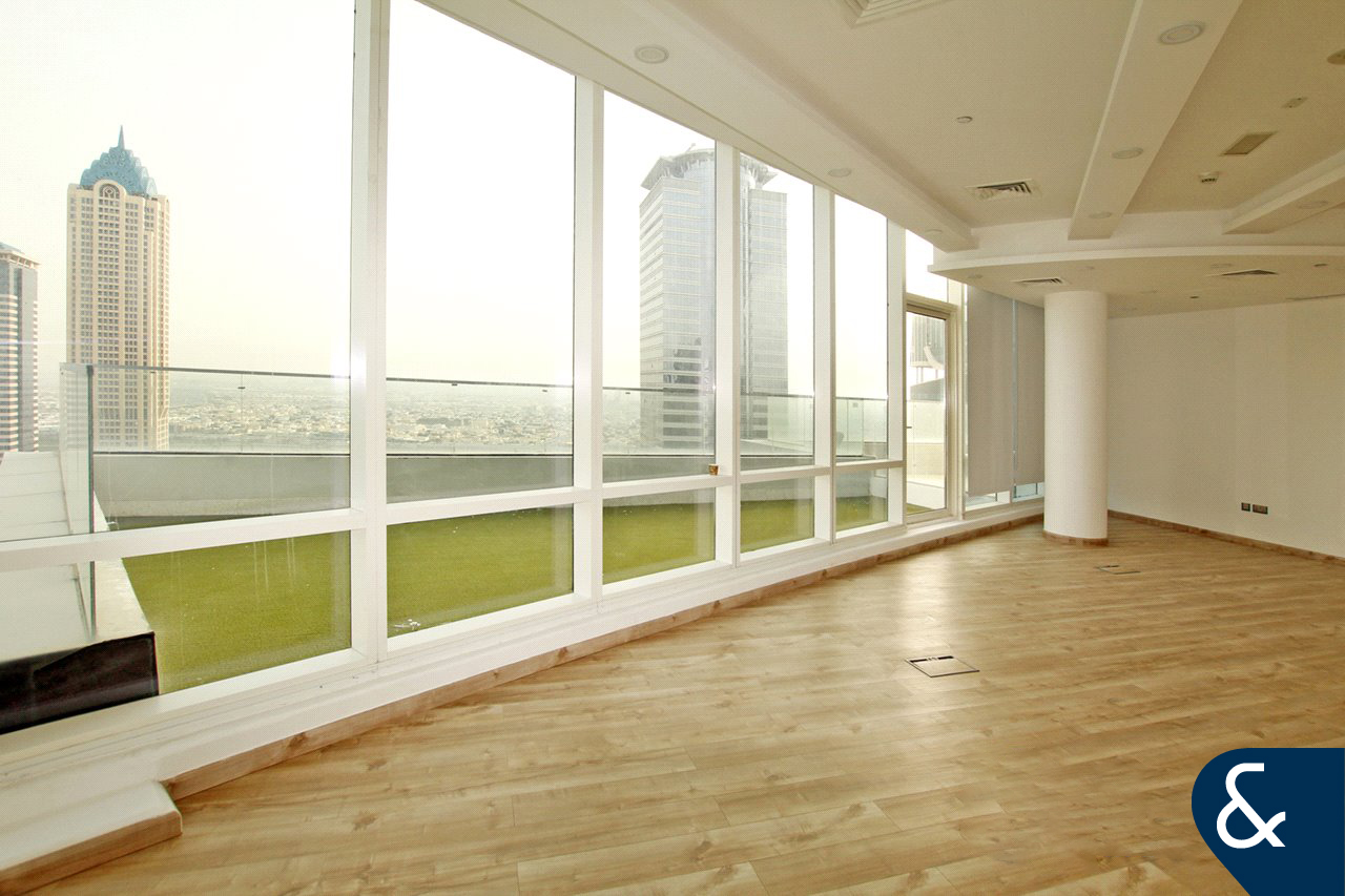 Fitted Office | High Floor | Roof Terrace