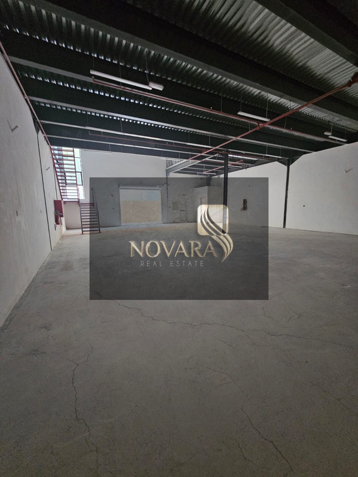 A great opportunity to rent in a prime location in Al Jurf Industrial 1, a vibrant area close to main roads and commercial zones in Ajman