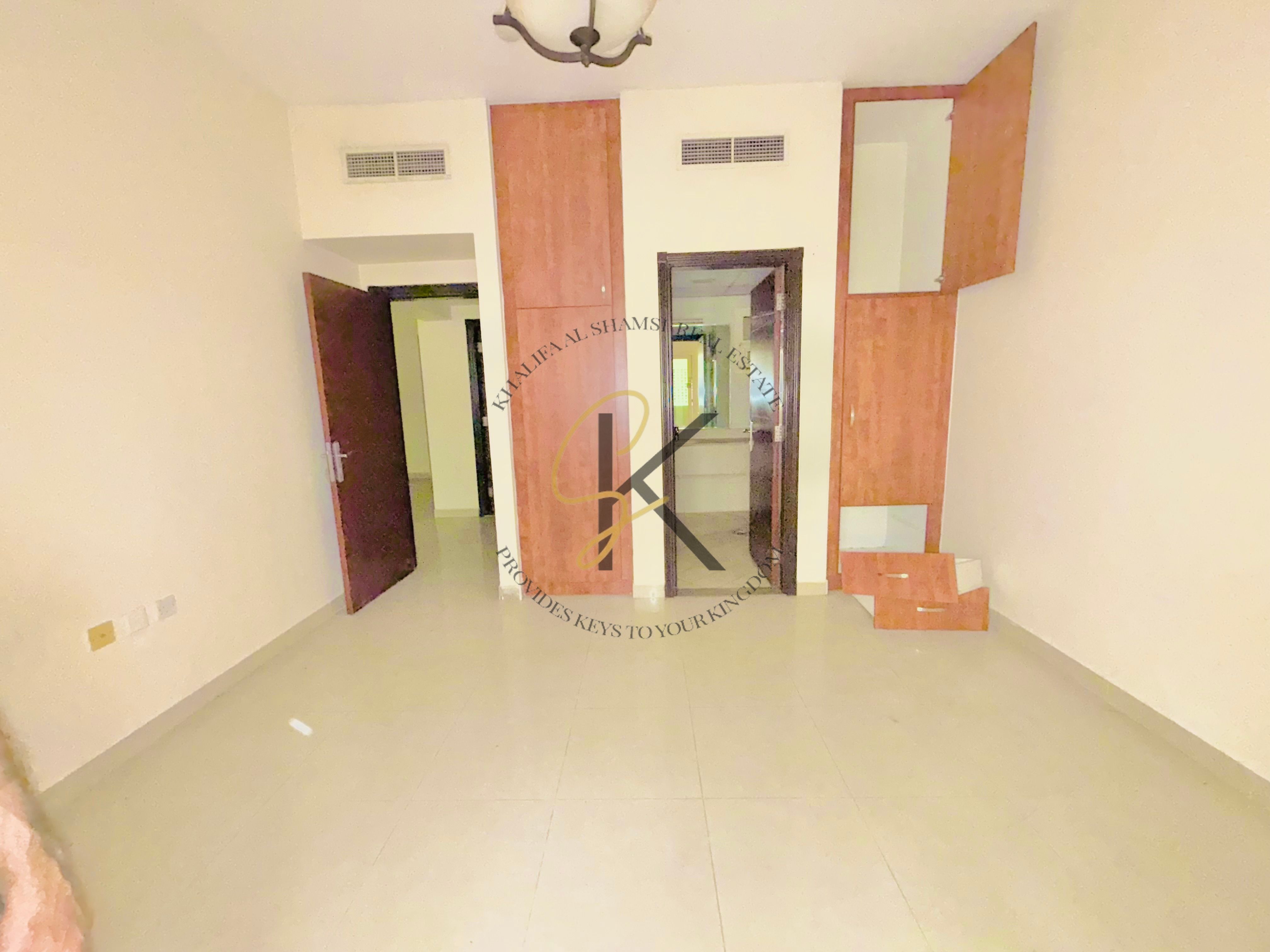Amazing big one 1bedroom in muwailah commercial near to muwailah park 1bedroom with 2 washroom with wardrobe with covered parking