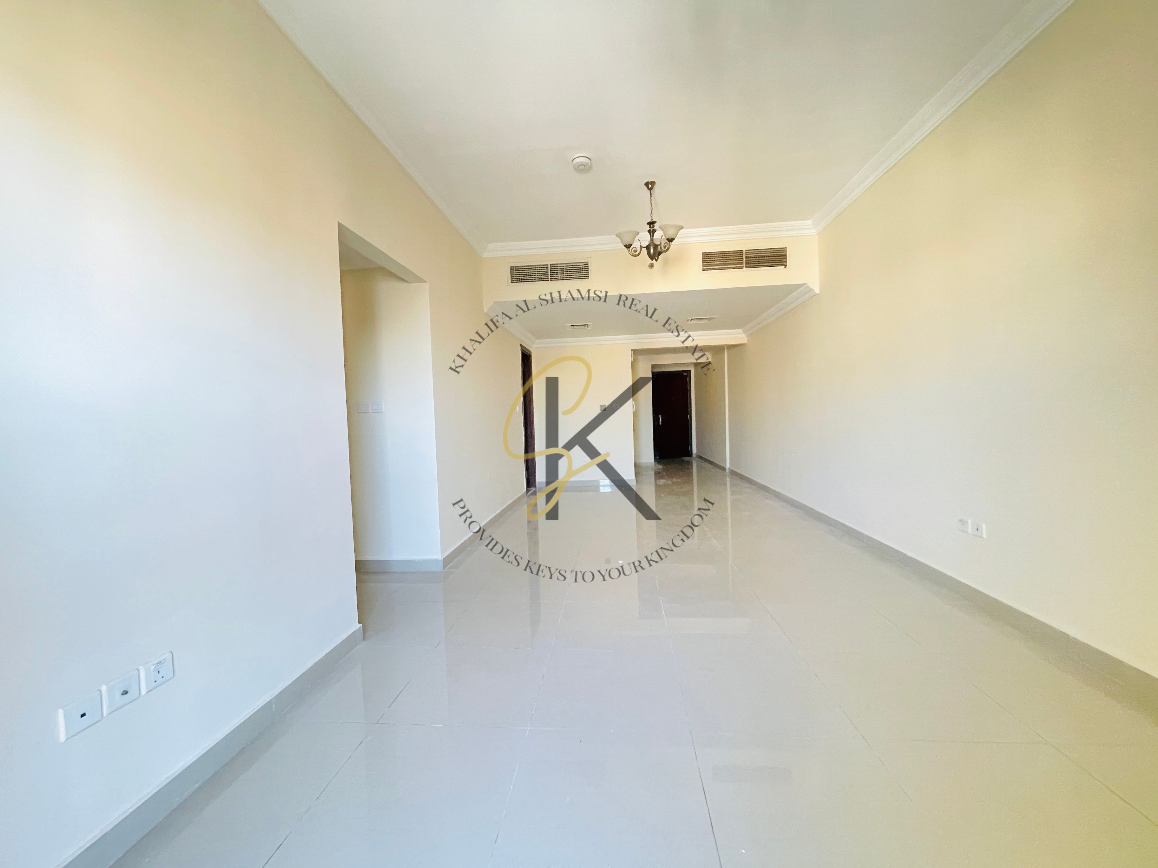 Luxury like big one 3bedroom with balcony with covered parking front of alzahiya. City centre luxury one apartment