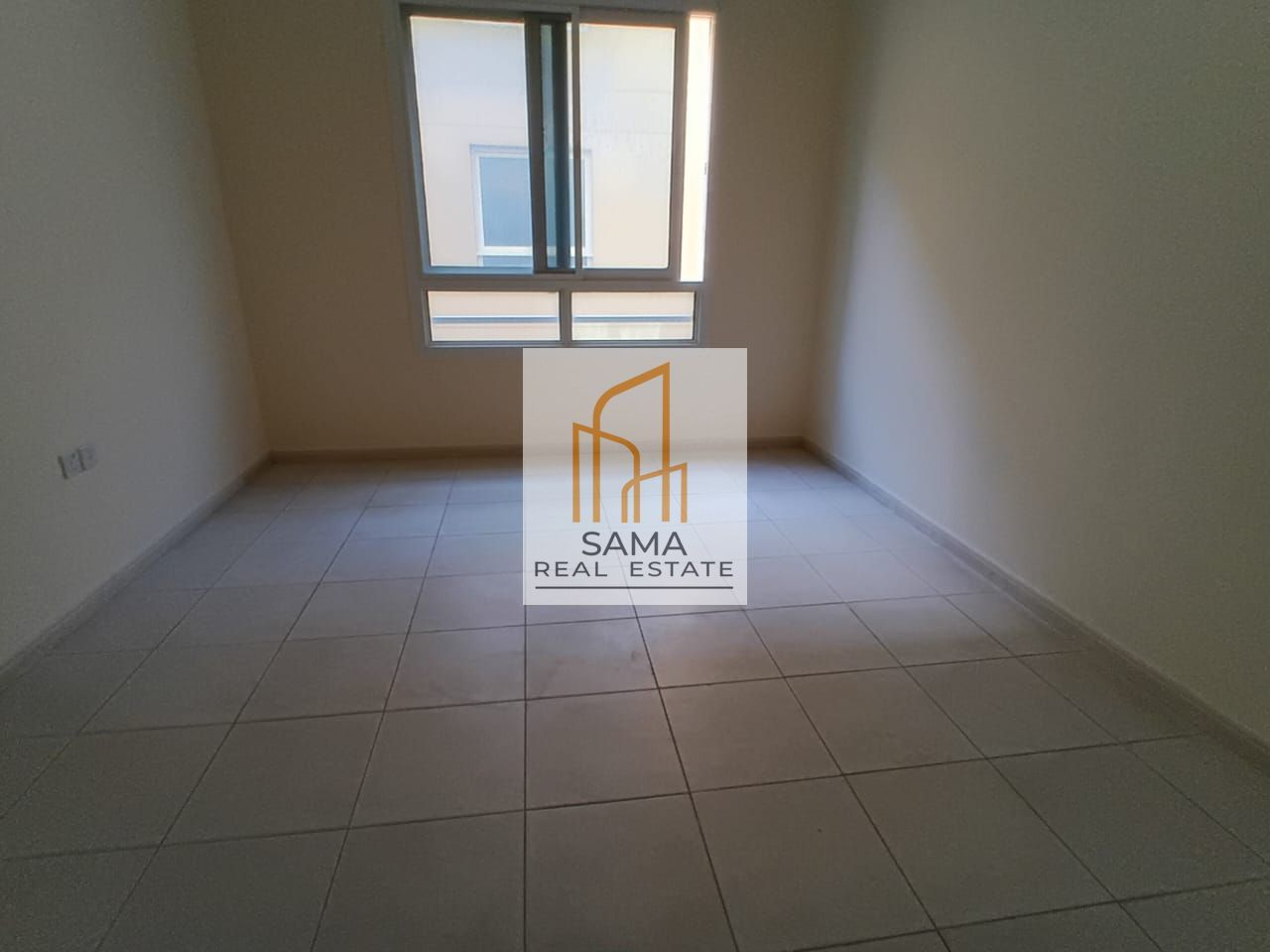 1bhk with parking lot and balcony r40k ll available for family