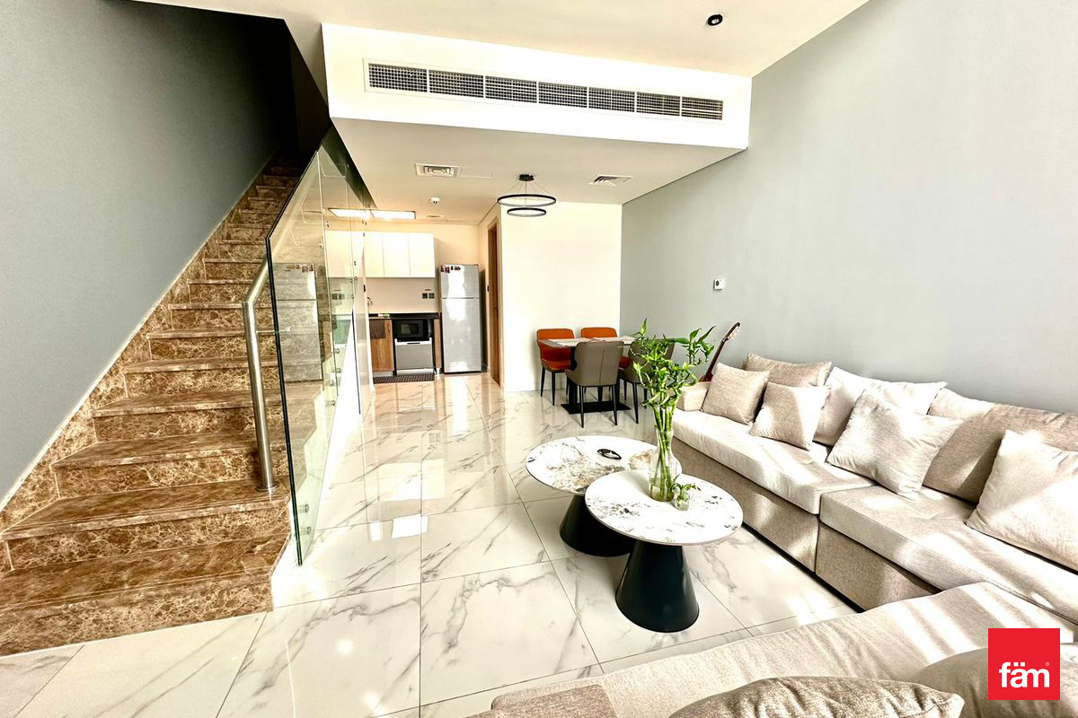 Ready to move |Rukan |Corner unit | Prime loction