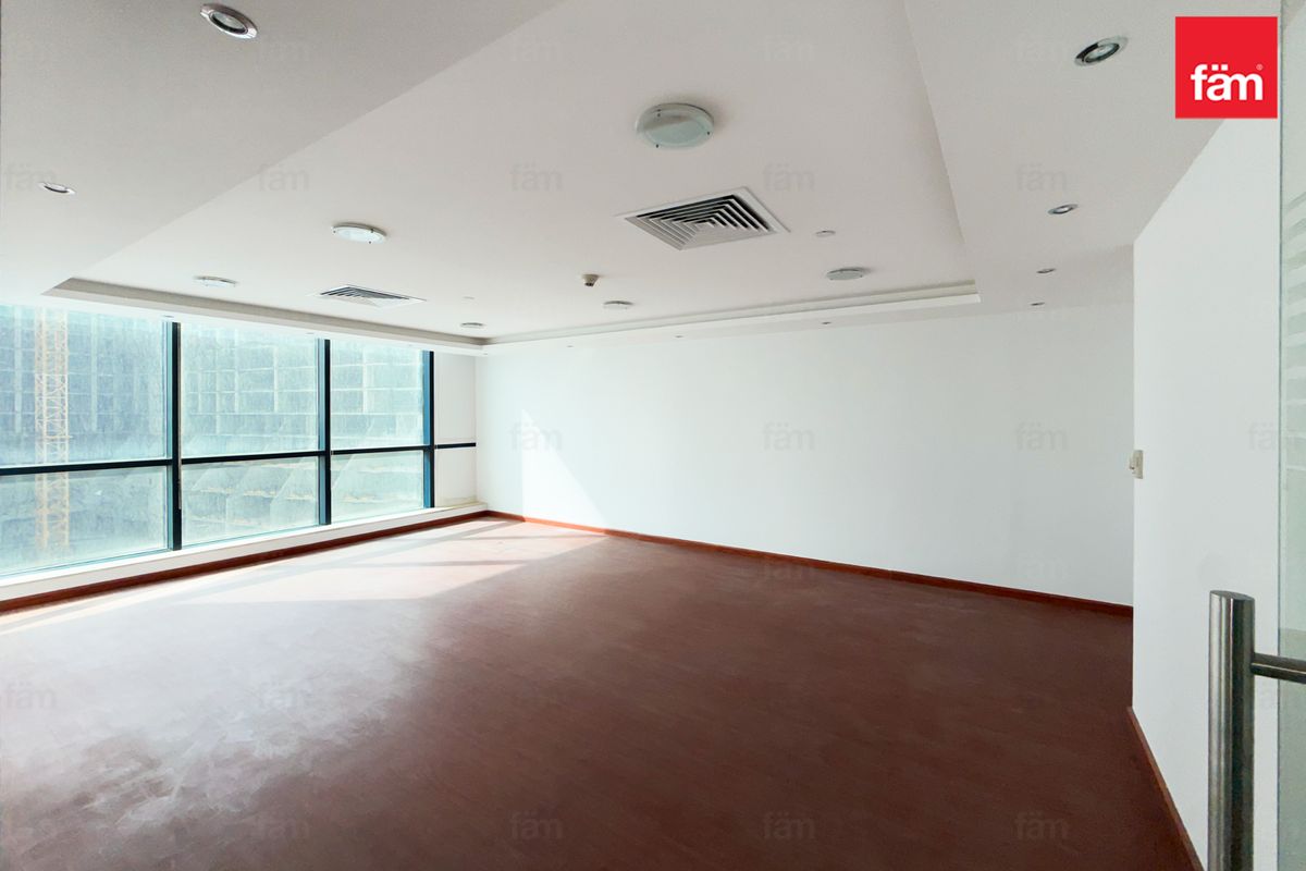 Vacant Office | Large Layout | Community Expert