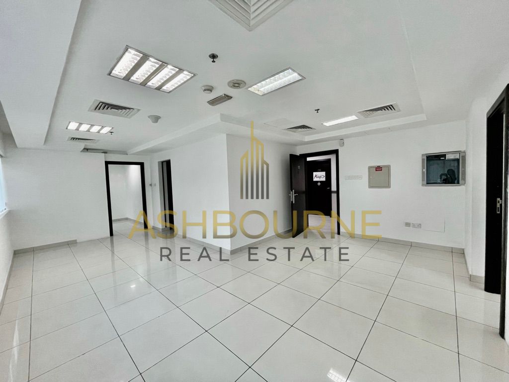 UNFURNISHED | WITH 2 PARTITION | CHILLER FREE