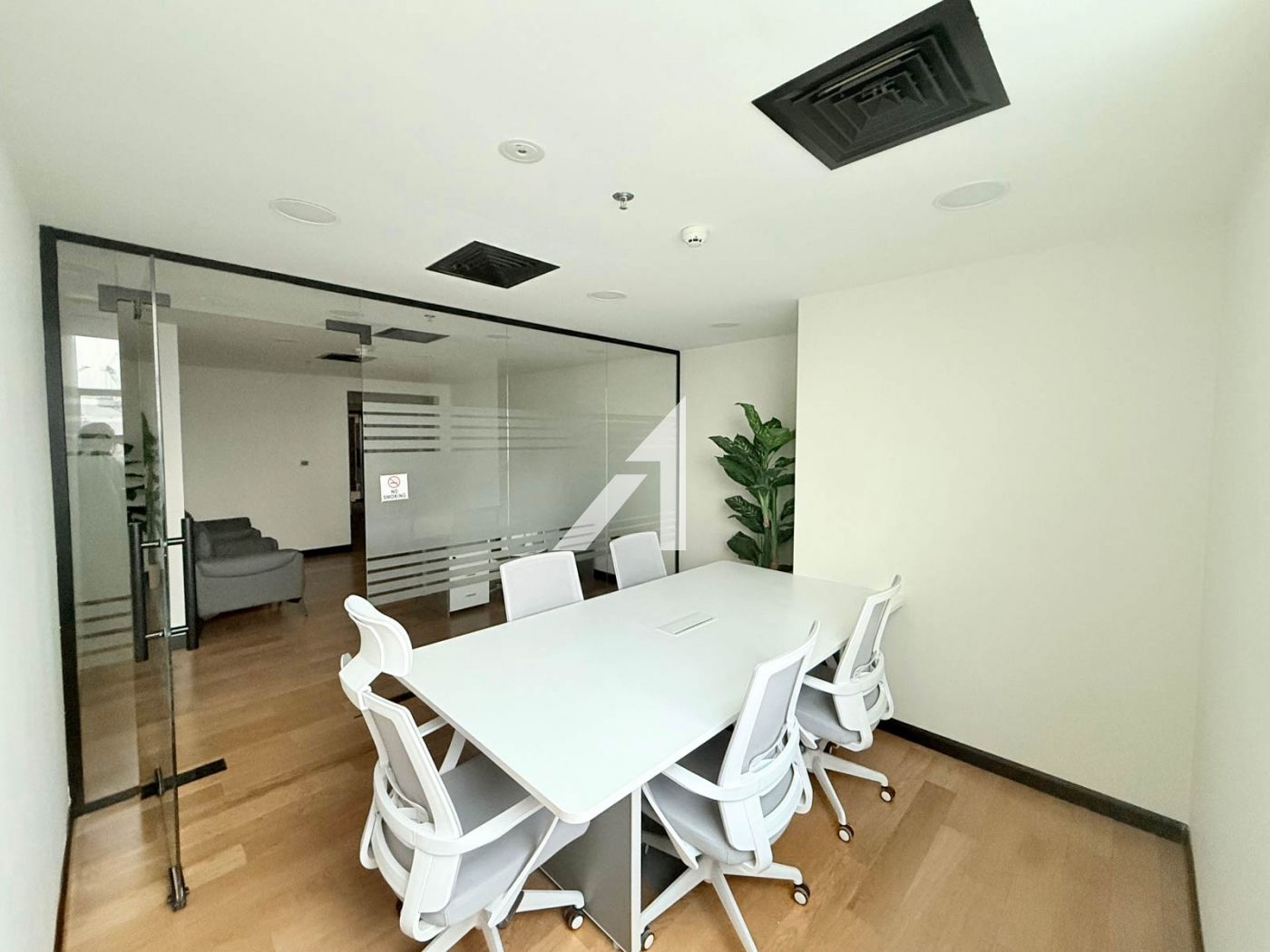 Spacious | Fully Fitted Furnished | Vacant