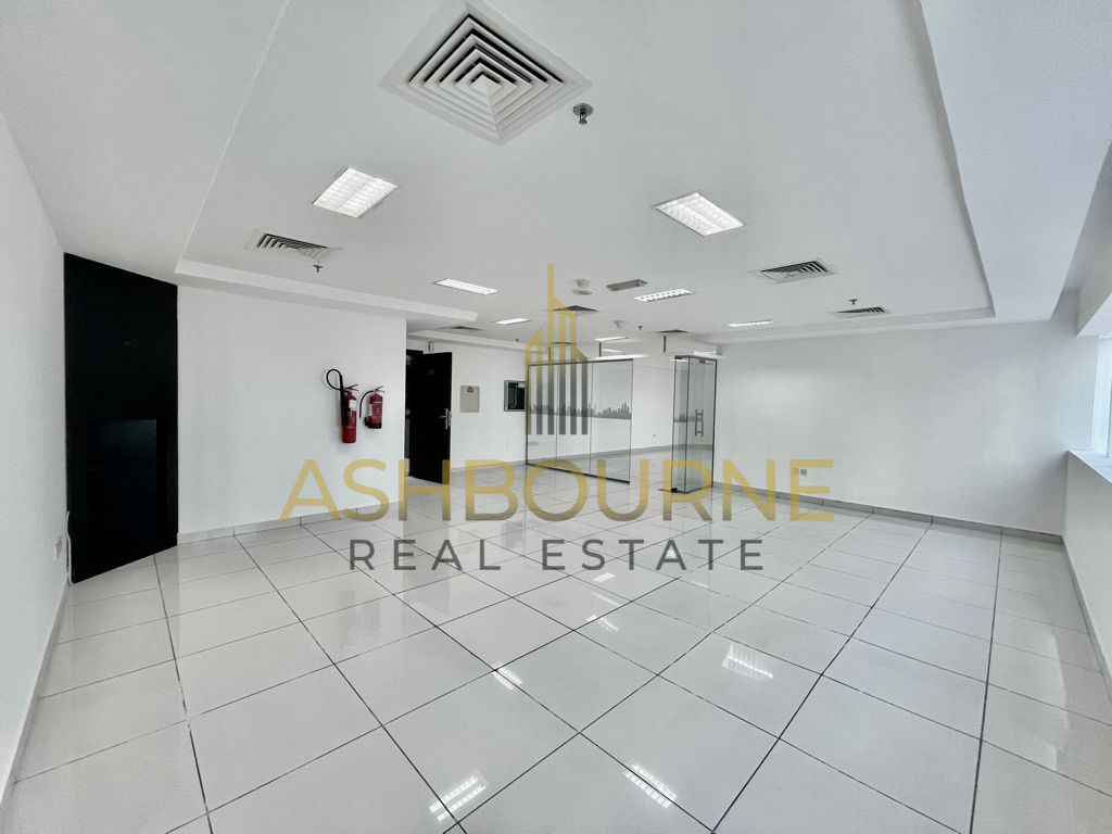 4 GLASS PARTITION| CHILLER FREE | SPACIOUS| BRIGHT