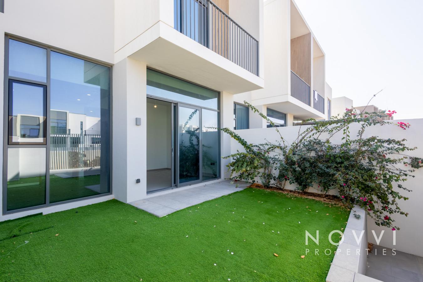 Ready to Move In | Single Row | Huge Plot