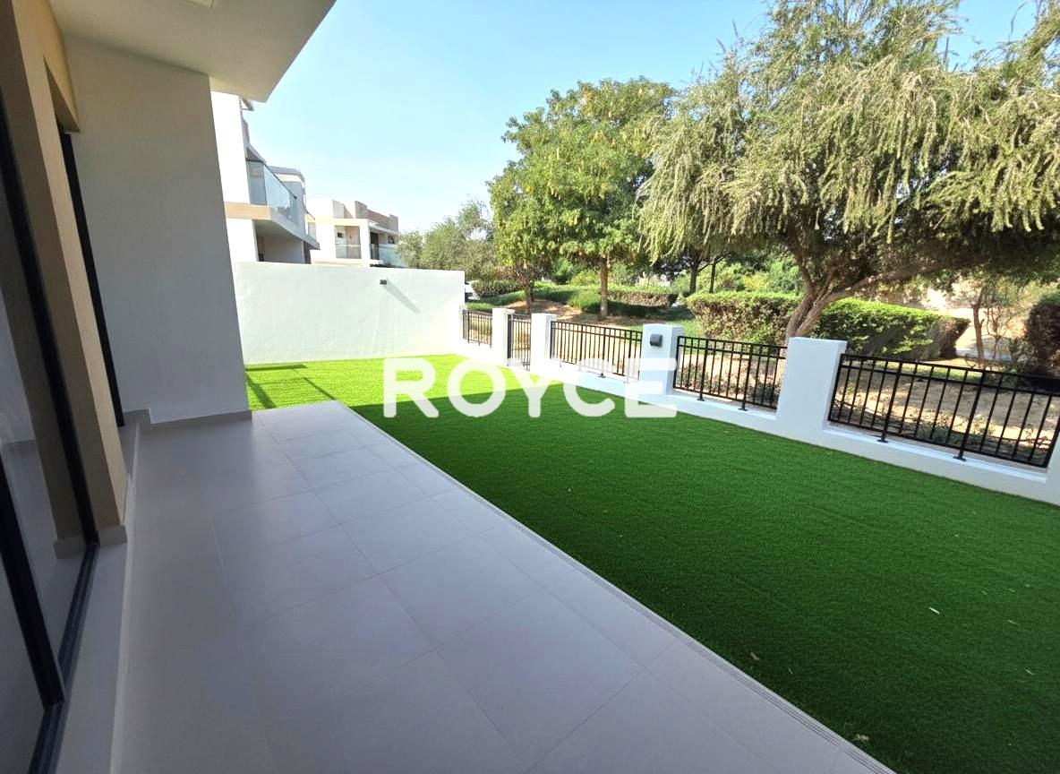 Largest Plot |Single Row | Vew of the Park |Vacant