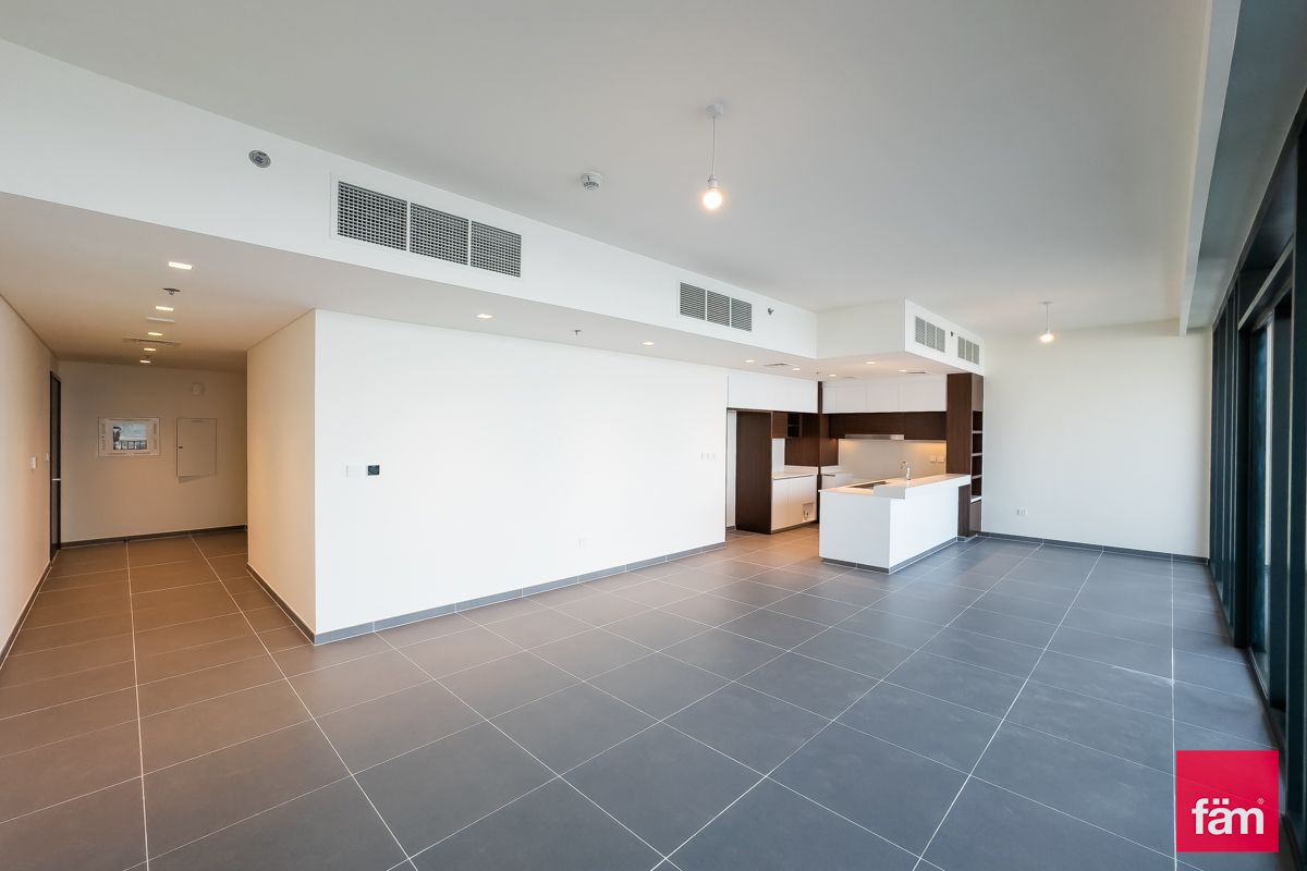 VACANT | CANAL VIEW | AMAZING AMENITIES