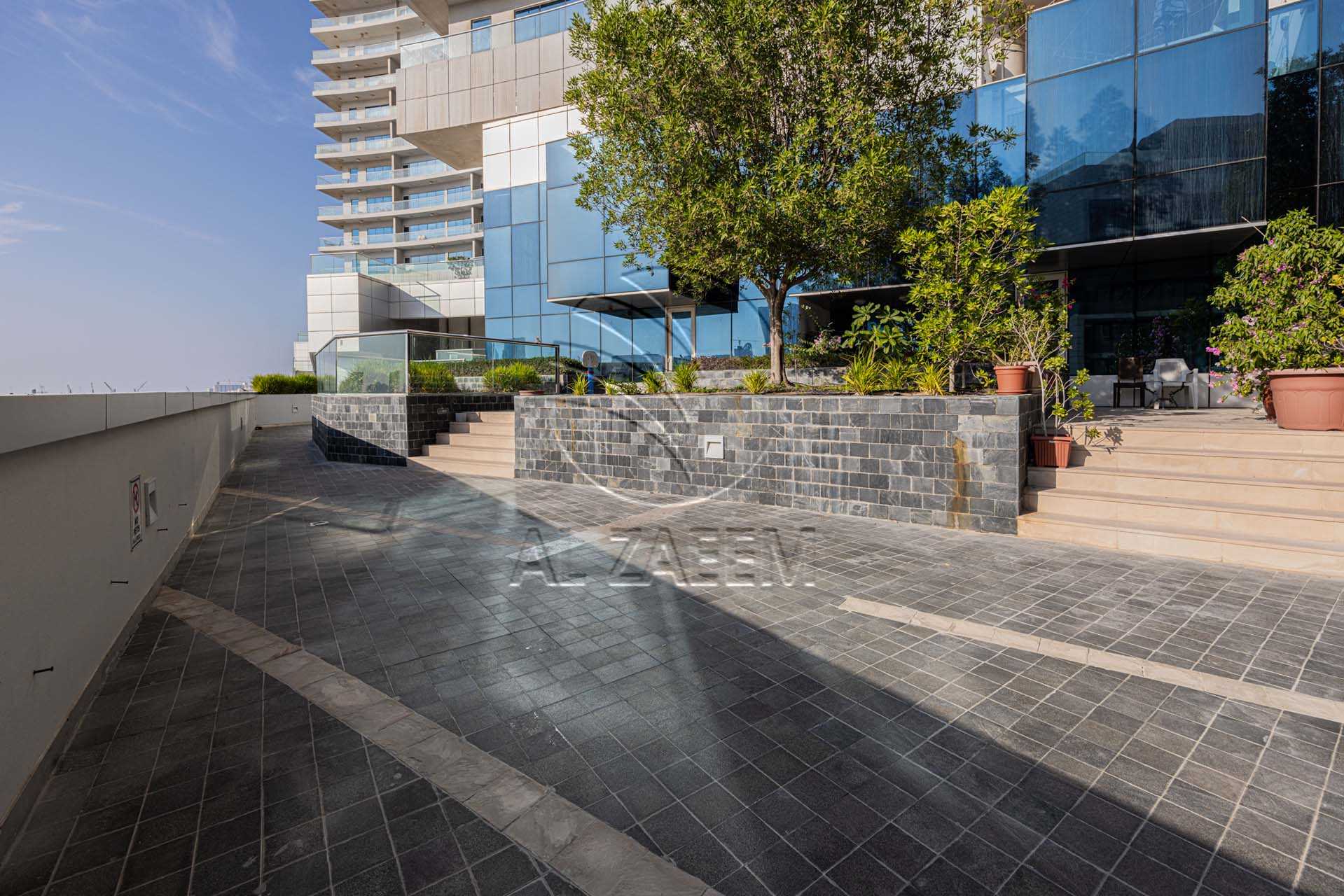 √ Well-Located Retail Shop Ideal for Business √
