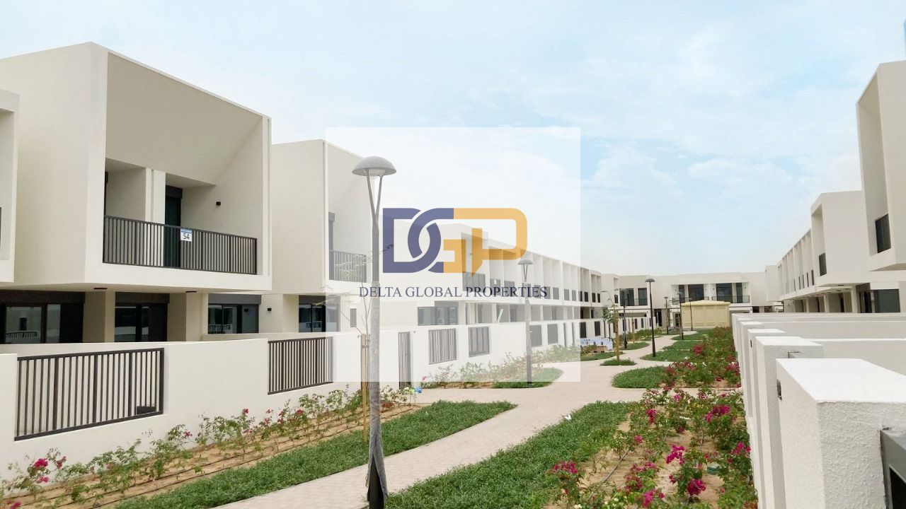 EXCLUSIVE 4 BED CORNER UNIT, BRAND NEW, READY, SPACIOUS