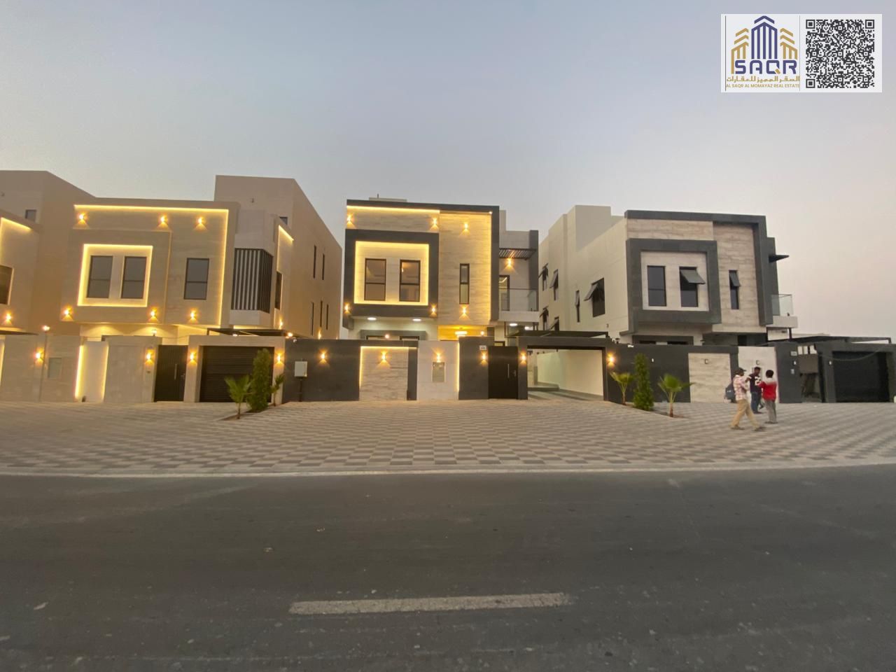 Luxury villa for sale, two floors and a roof with a private pool and all services included.