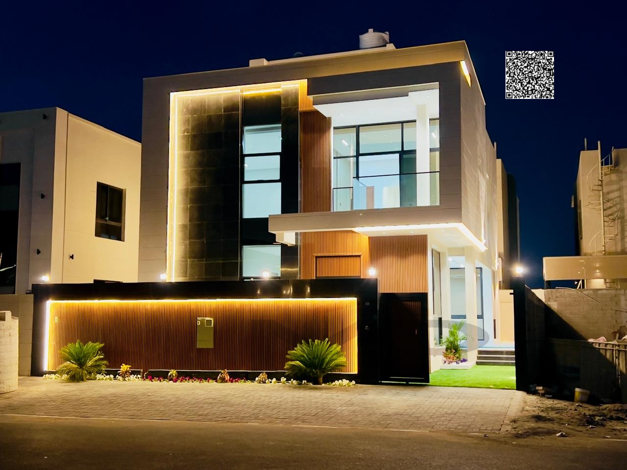 Registration and ownership fees included - Direct from owner - Two floors with a large courtyard - Excellent and negotiable price - Freehold for all n