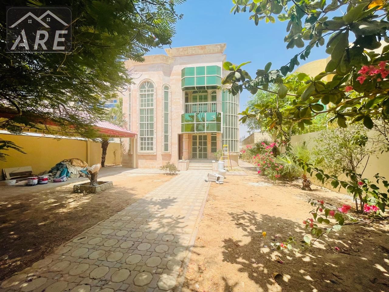 villa for sale