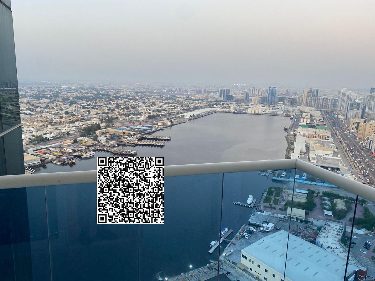 À vendre : Appartement de 3 chambres et un salon dans la tour Al Waha, à Ajman, avec parking, salle de sport et piscine.