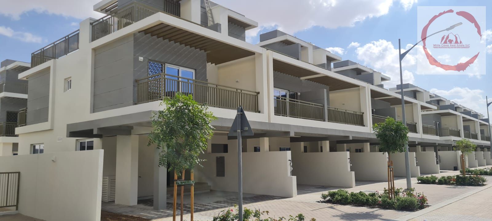 Spacious 3BR Town House | L Shape Garden | Camelia
