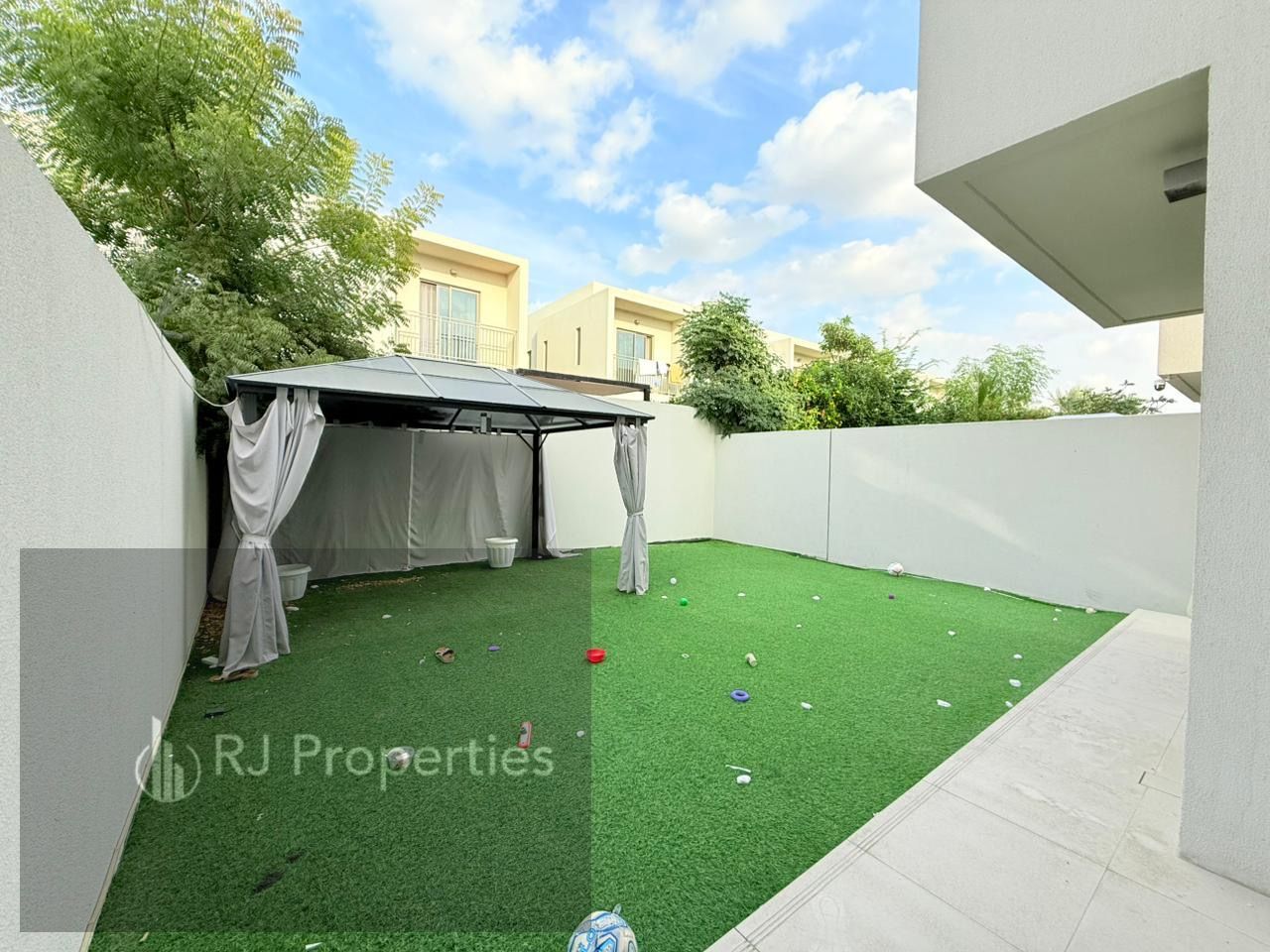 Modern 3BHK Townhouse with Community Amenities just 130k