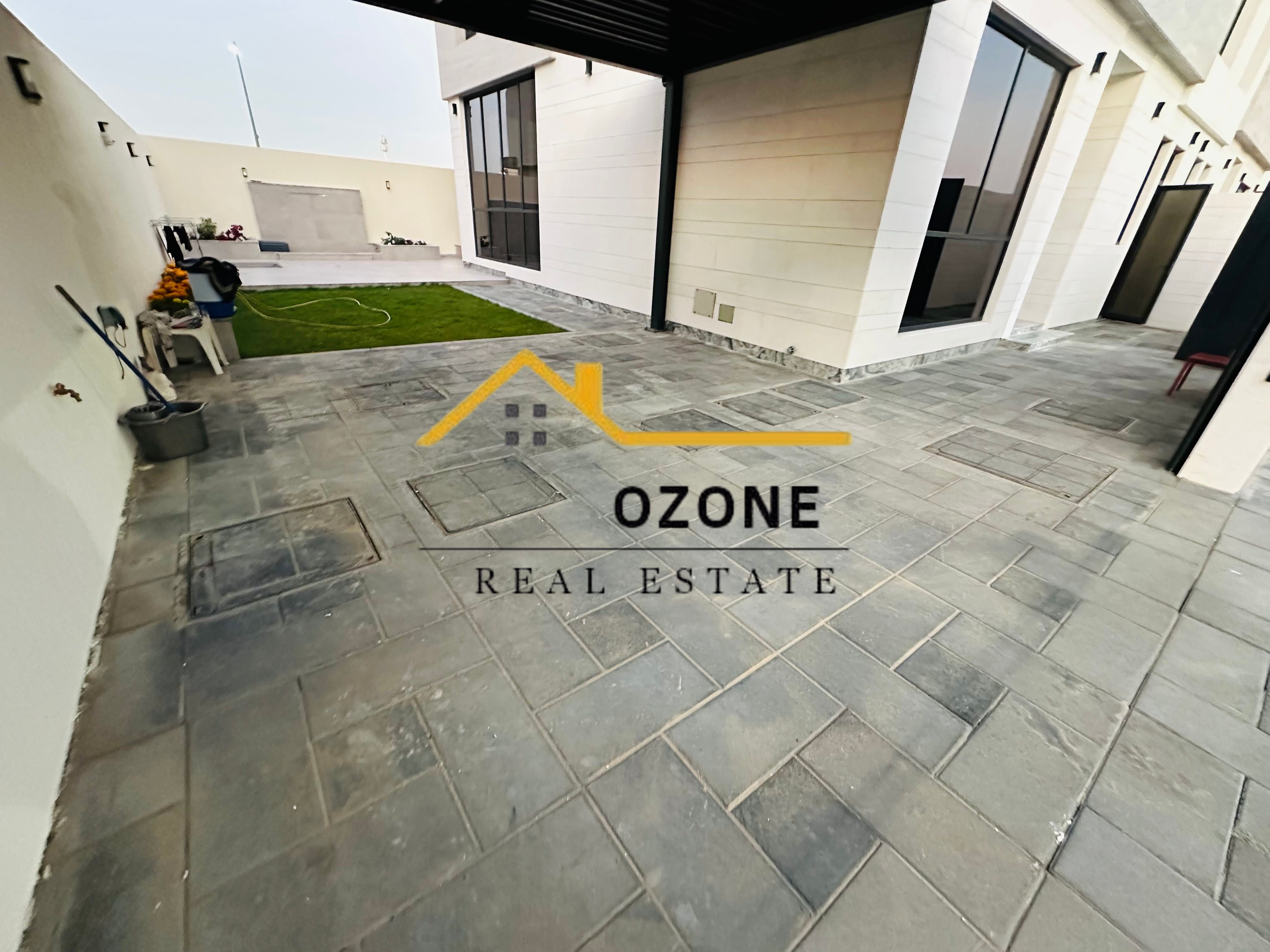 Brand New 4-Bedrooms Villa For sale in hoshi