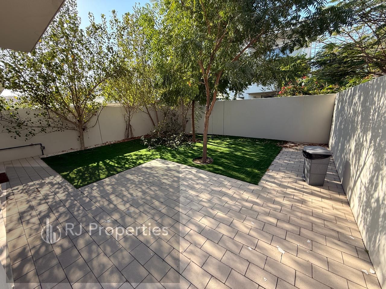 ""Al Zahia Townhouse - 3BHK with Garden & Built-in Wardrobes"