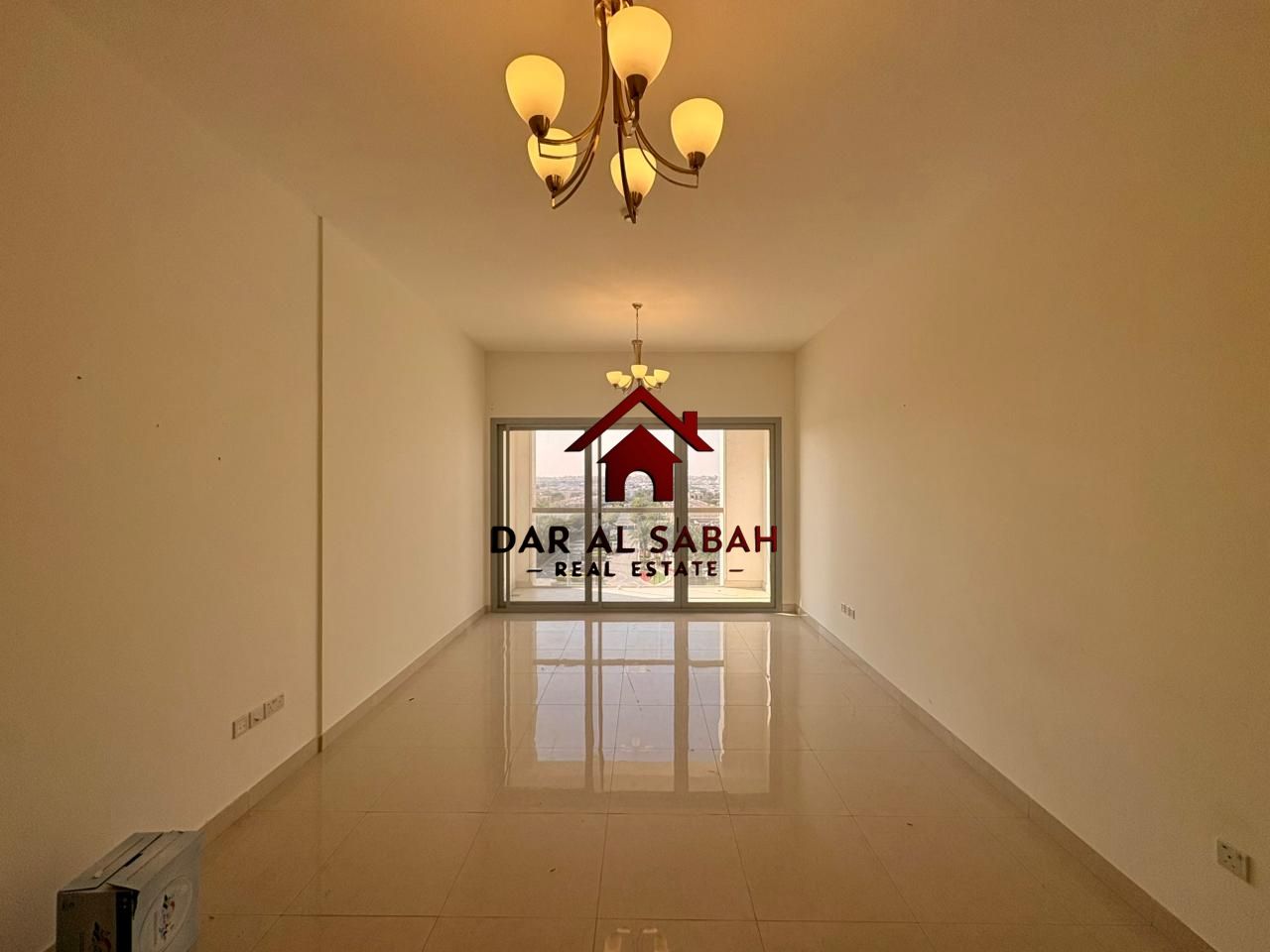 6 cheque payment/deposit cash/with balcony/with car parking/ready to move/easy to dubai !