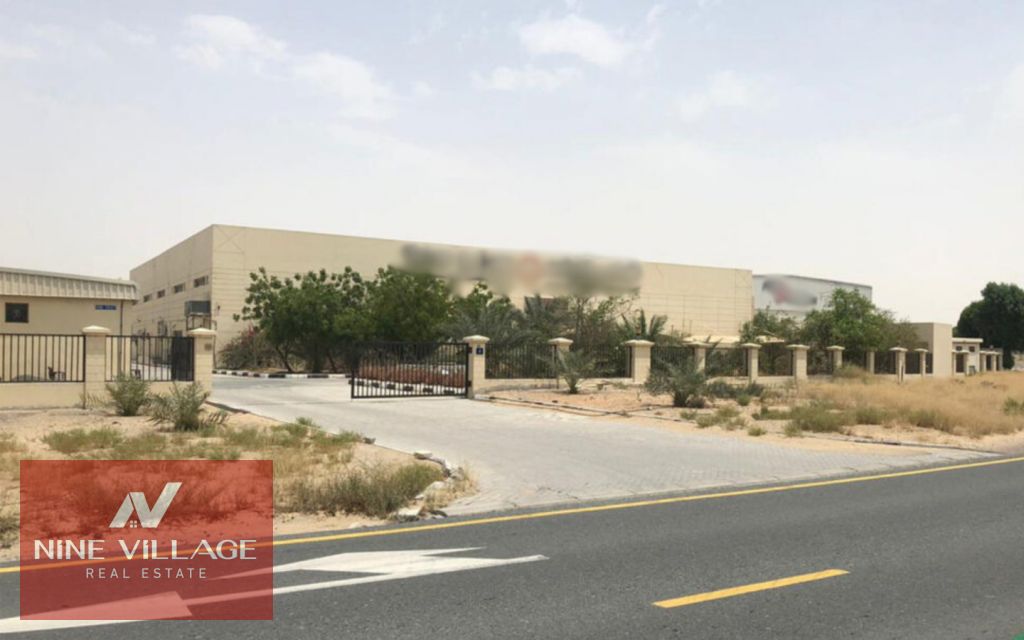 HUGE Warehouse in best location DIP