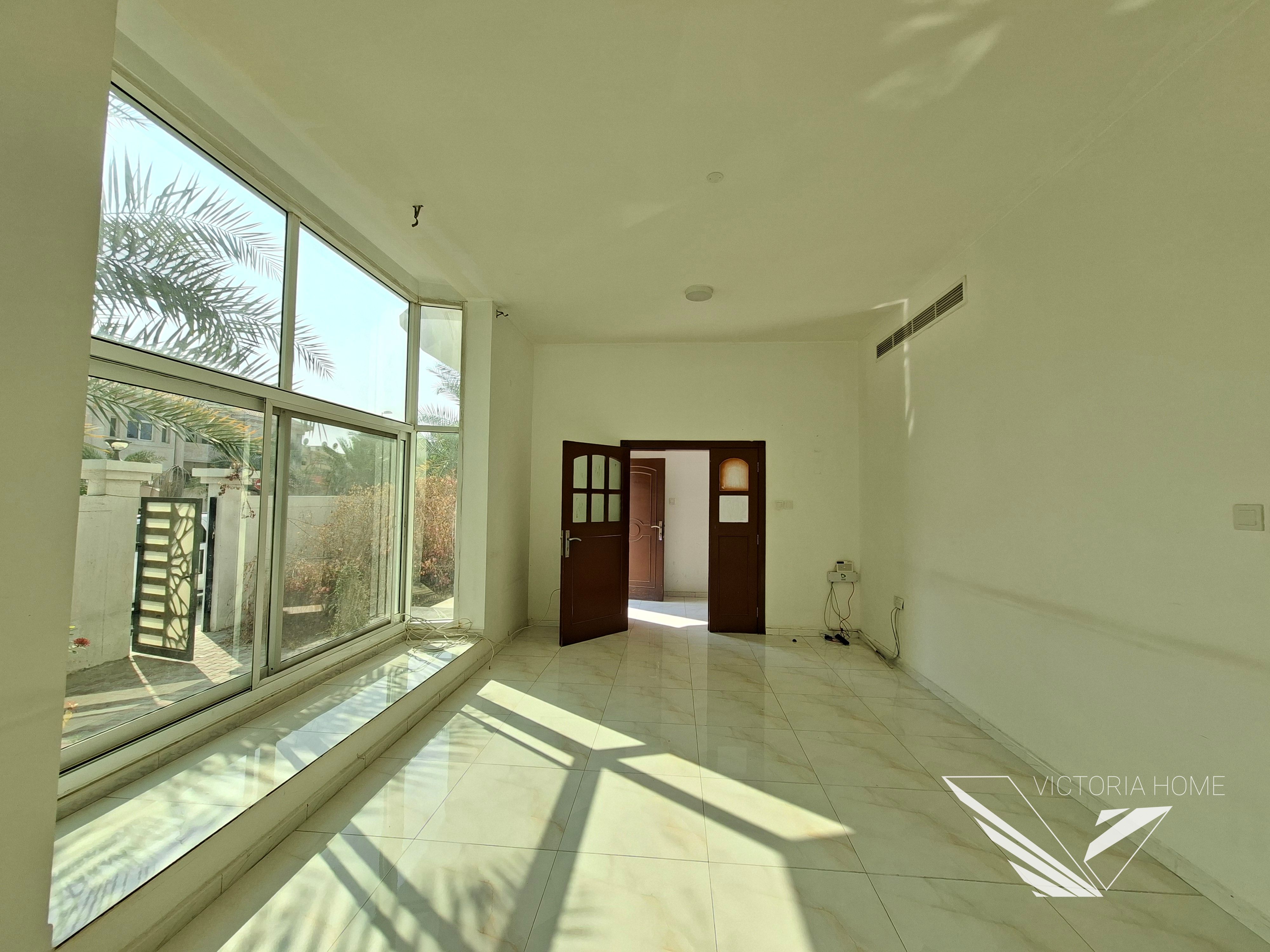 Spacious!5bedroom villa big hall double story central ac central gass al Riffah sharjah