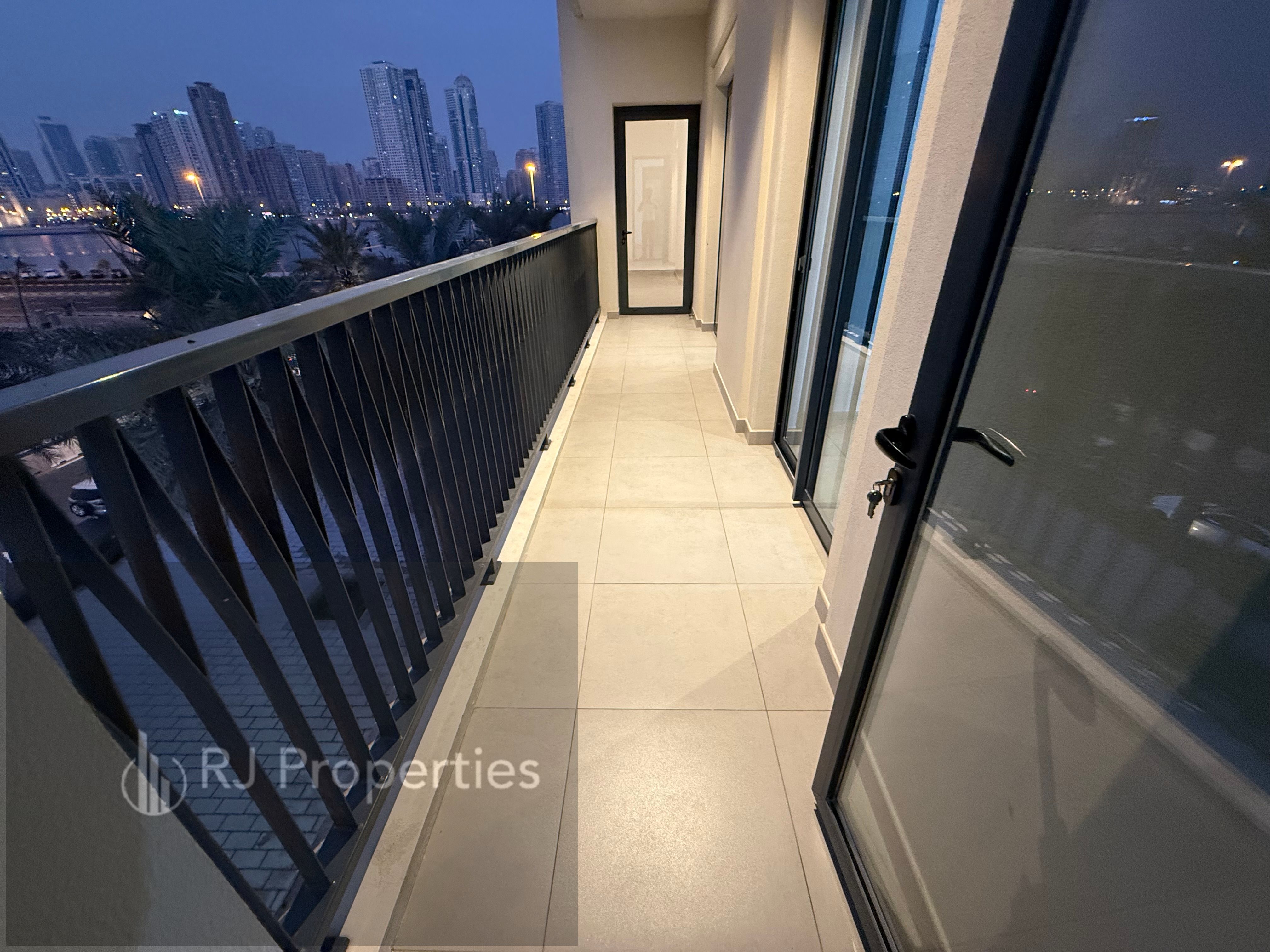 LUXURY 3BED WITH CLOSE KITCHEN BALCONY ATECH WITH All ROOM