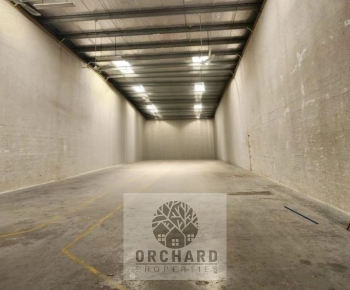 2300 sqft warehouse/only for storage/indastrial area 18 [ sharjah ]