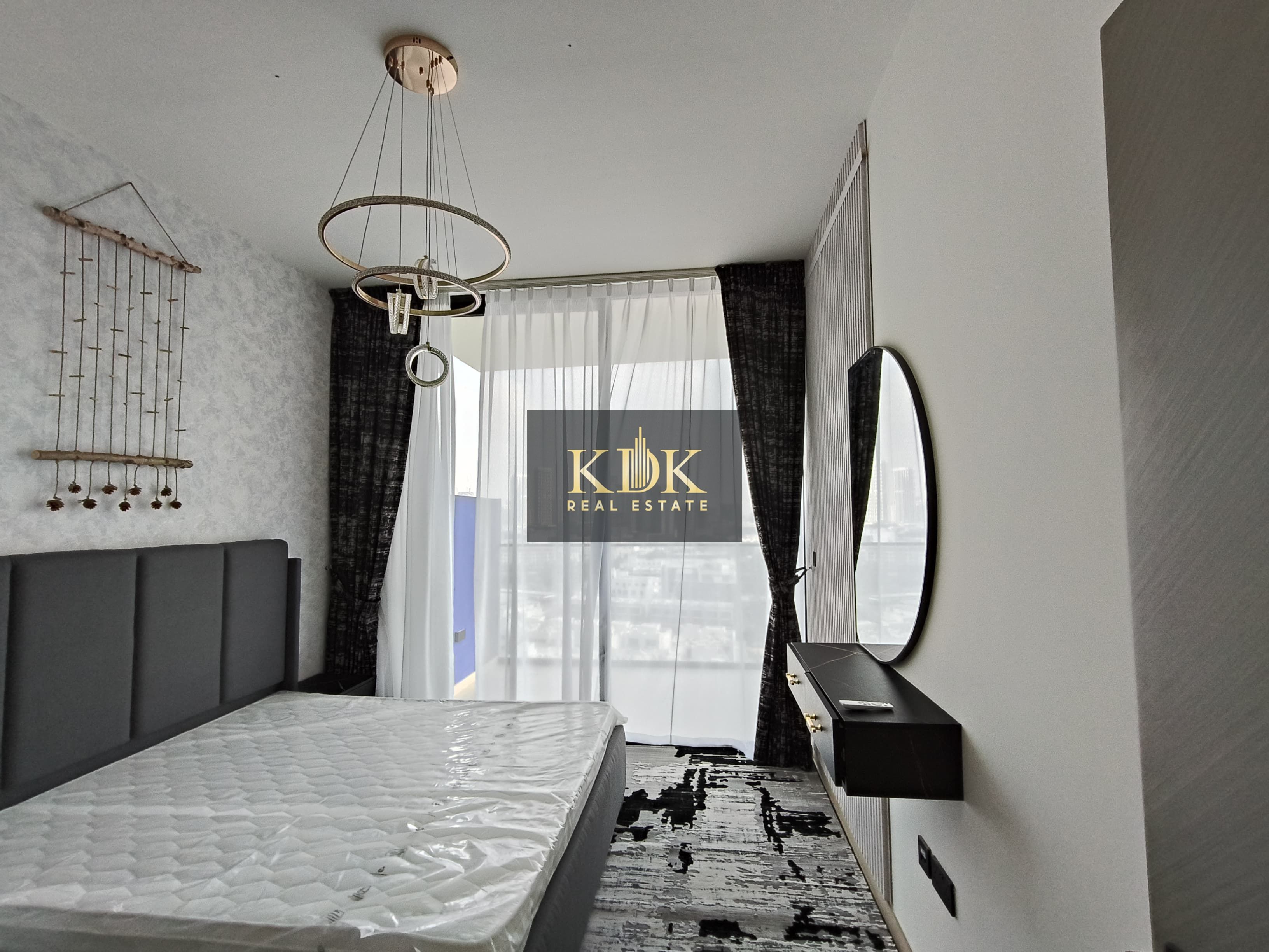High Floor- Living | Furnished | Close to Exit