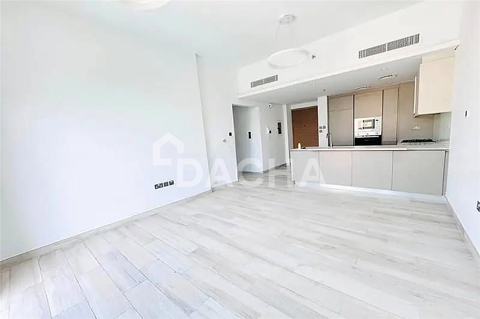 Pool View | SPACIOUS LAYOUT | Modern Apartment