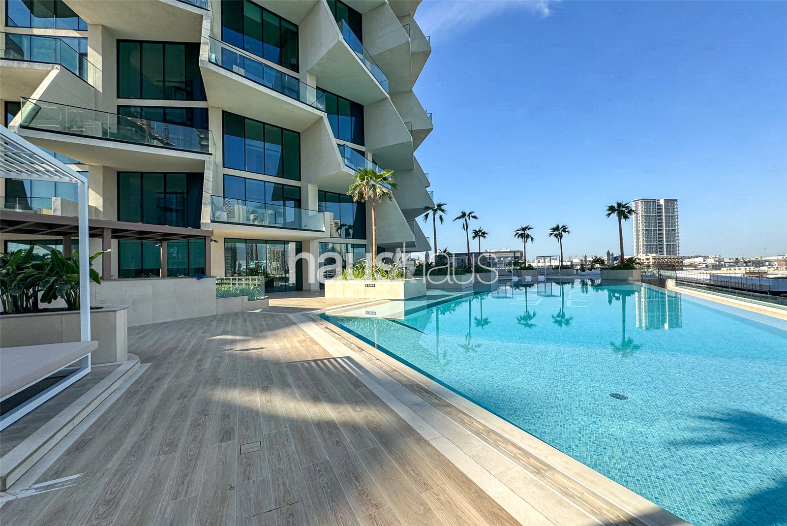 1 Bed + Study | Private Jaccuzi | Garden View