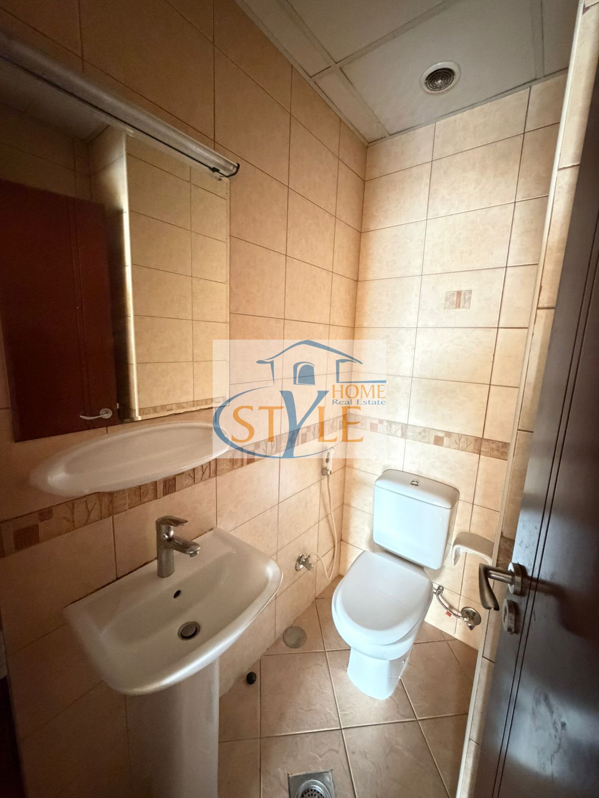 1 BED ROOM FOR RENT ALMAJAZ 2 IN PREMIUM LOCATION KING FAISAL STREET