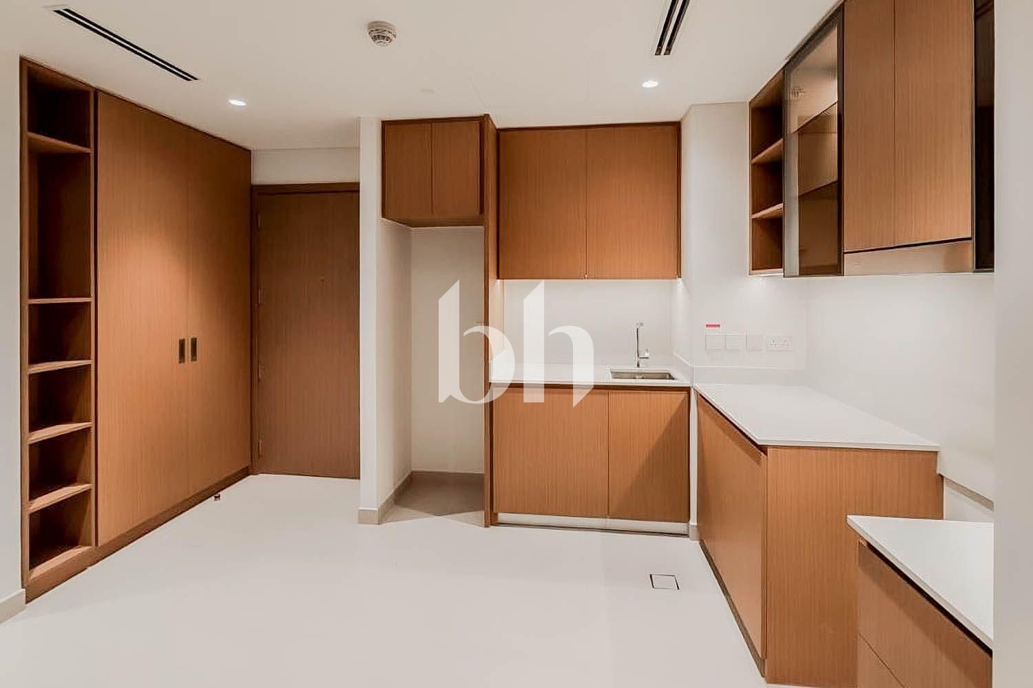 Brand new building | Unfurnished Ap | Vacant