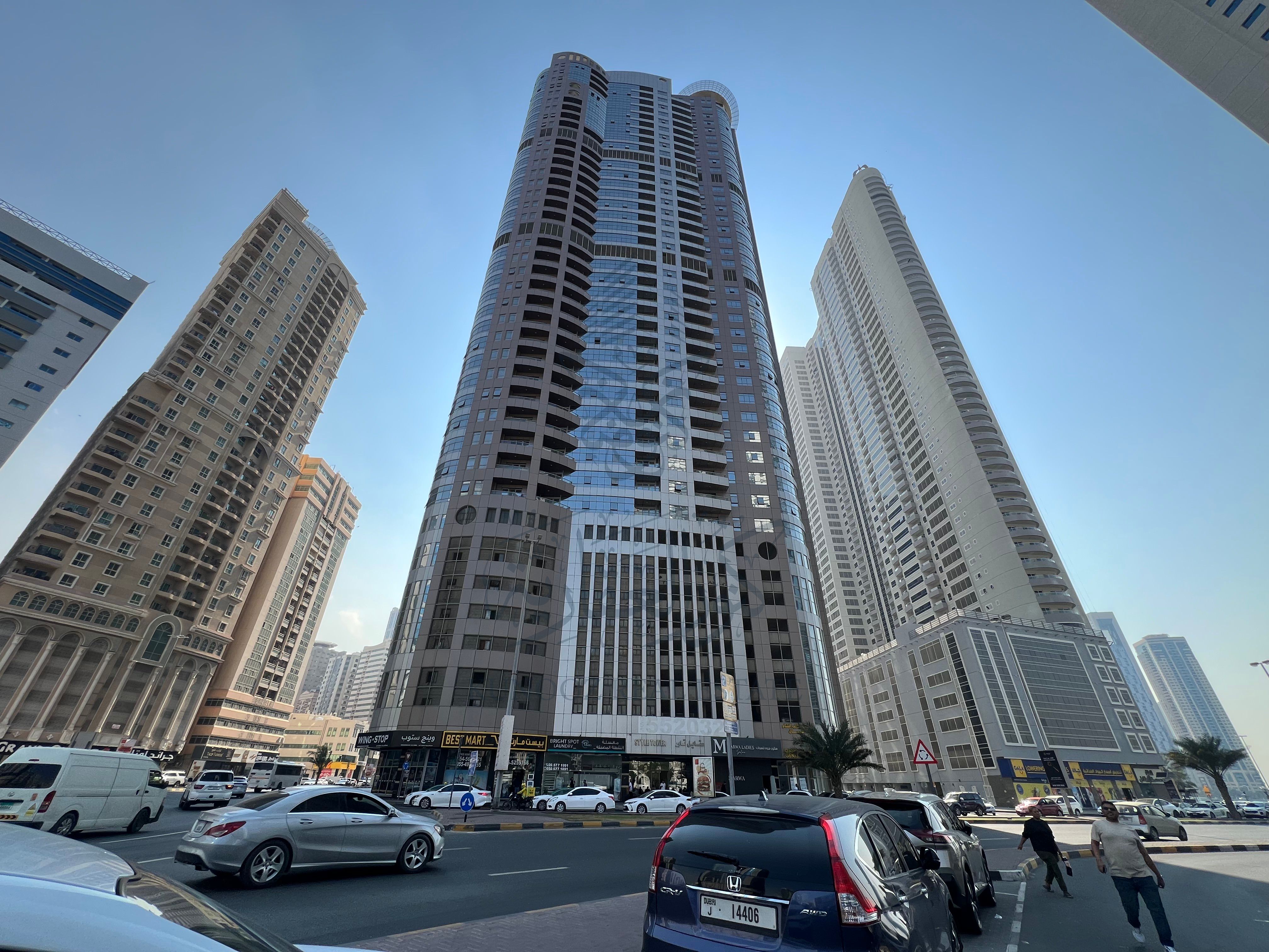 View of Al Khan Lake | Parking | Balcony