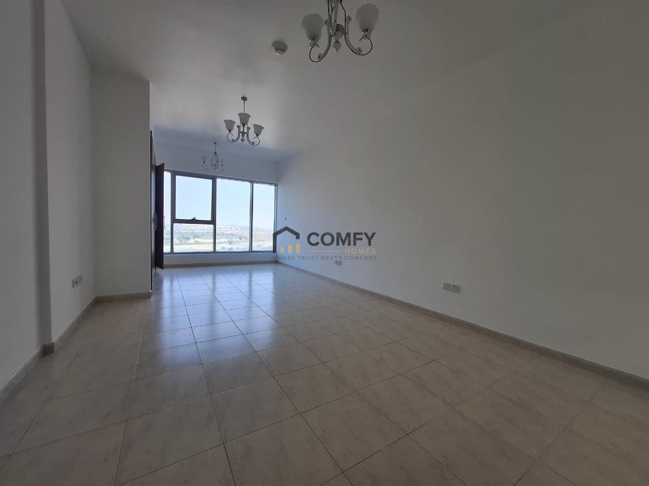 Lower Floor/Al Ain Road View Facing