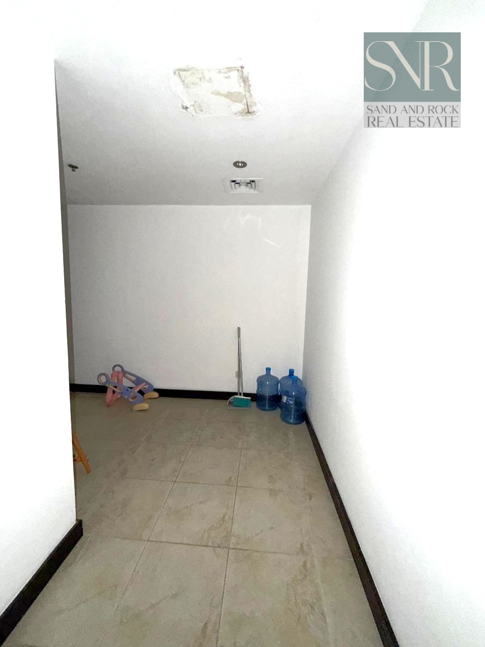 Comfortable 2-Bedroom Apartment with Balcony