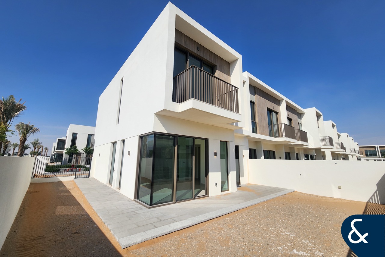 Sleek Style | 3 Balconies | Amazing Location