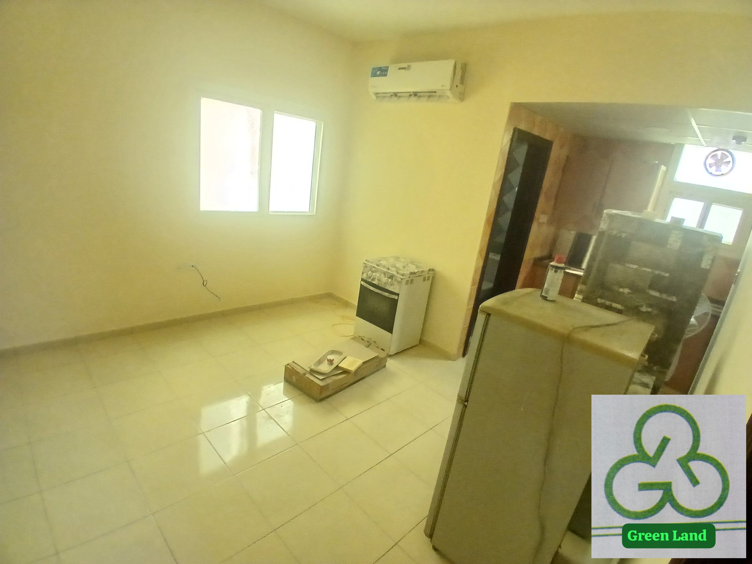 BIG OFFER STUDIO AVAILABLE FAMILY BUILDING Spilt ac and gas IDEAL LOCATION 15k