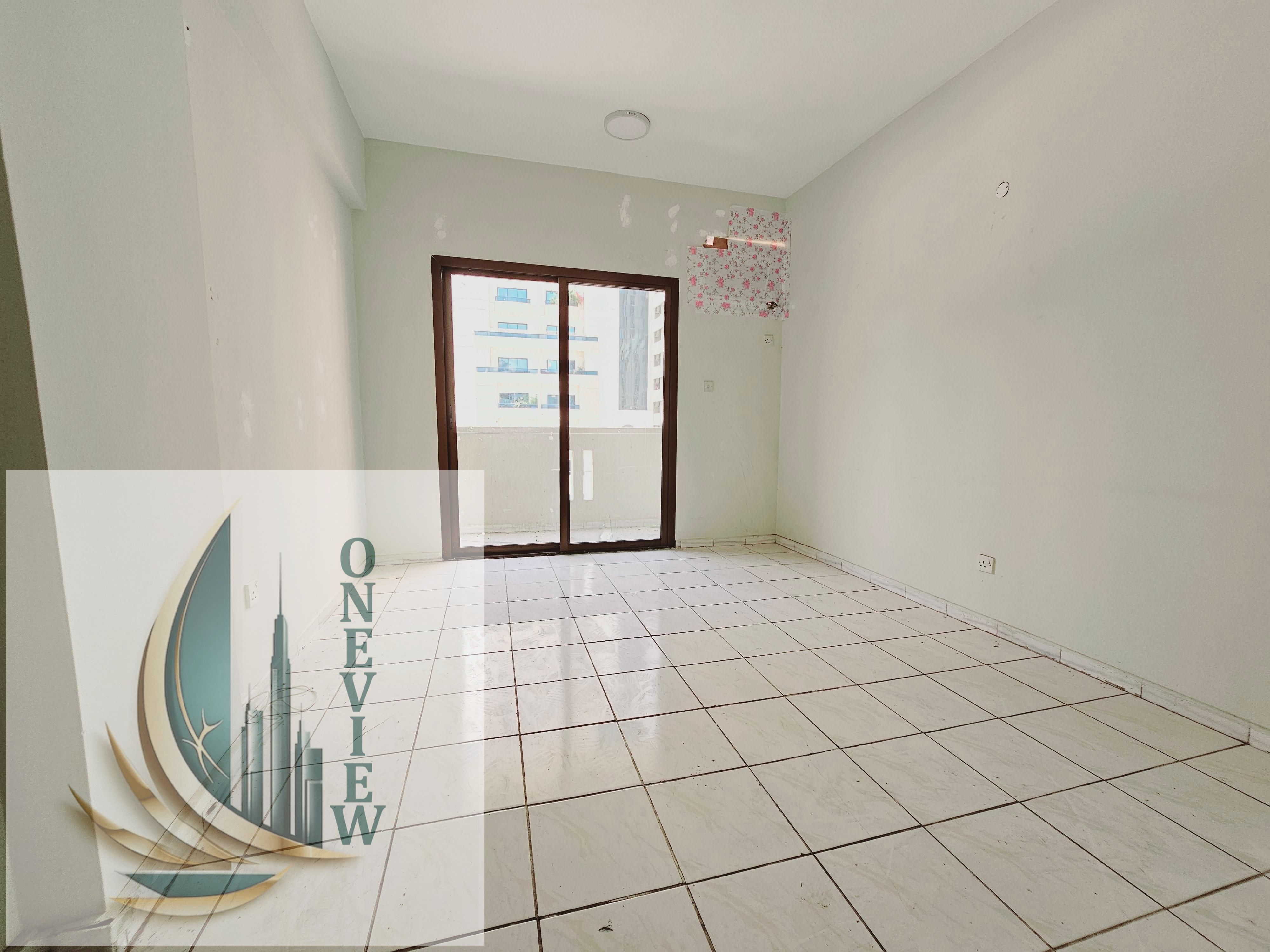 LAWISH OFFER//LAST CHANCE//SPAISIUS 1BHK WITH BALCONY ONLY 29,000 CLOSE TO PARK AND BUS STOP