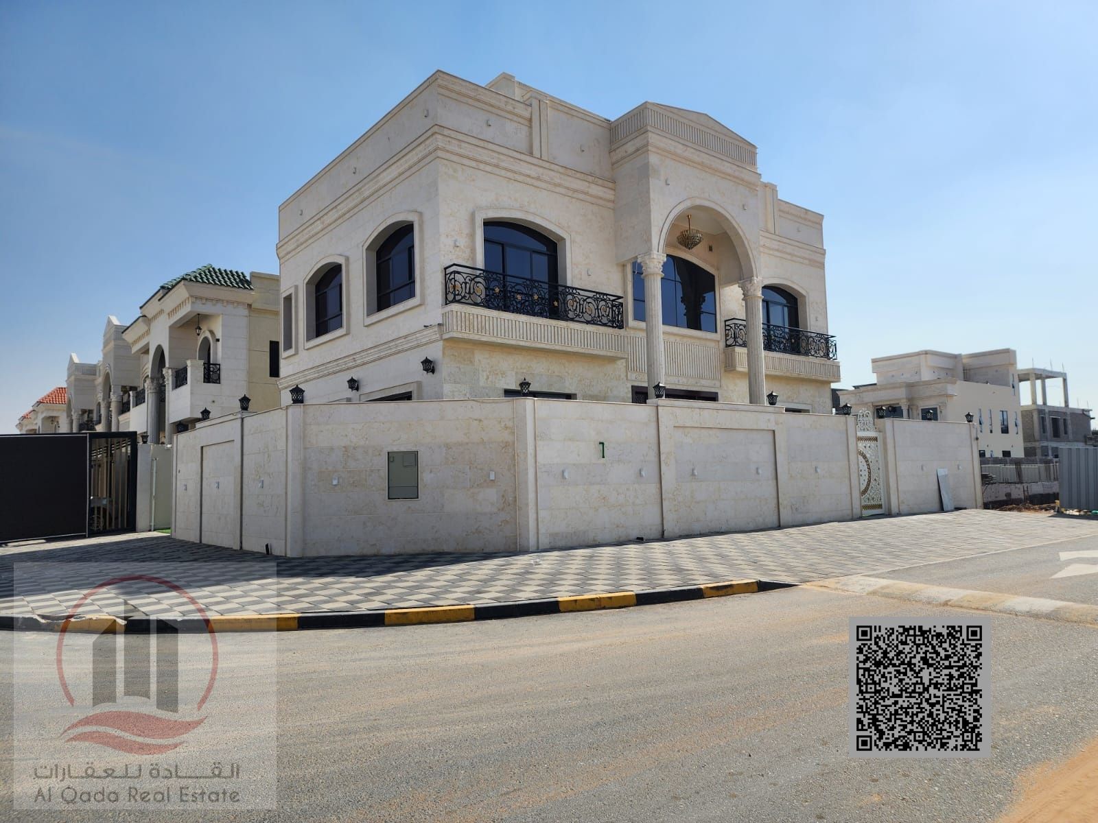 Corner villa for sale in Ajman, Al Helio area. 5 master bedrooms, majlis, living room, and maid's room. Freehold ownership for all nationalities. Bank