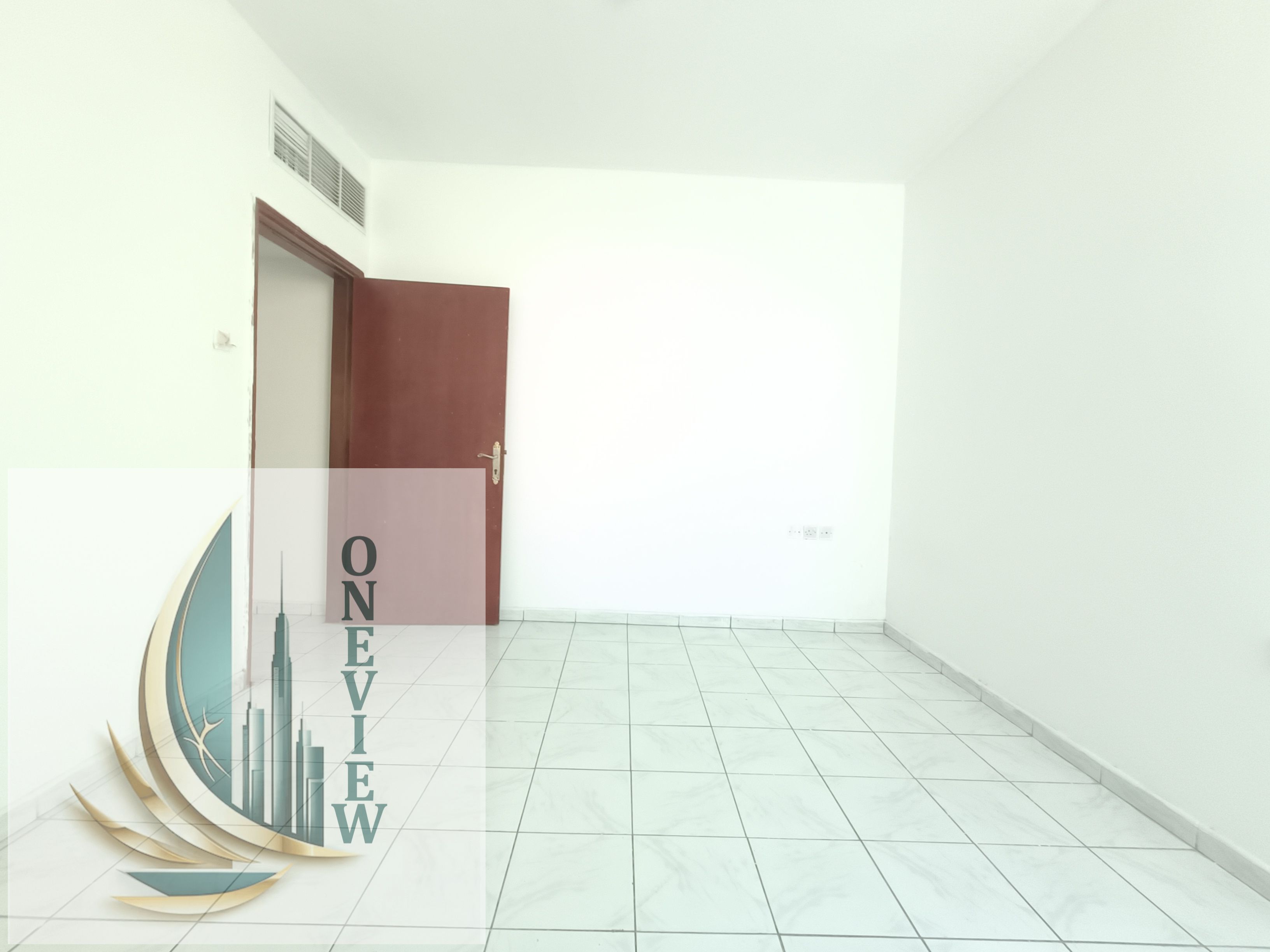 LAWISH OFFER//LAST UNIT//VERY SPAISIUS 2BHK WITH BALCONY ONLY 38,000 NEAR MEGA MALL//NICE FAMILY BUILDING