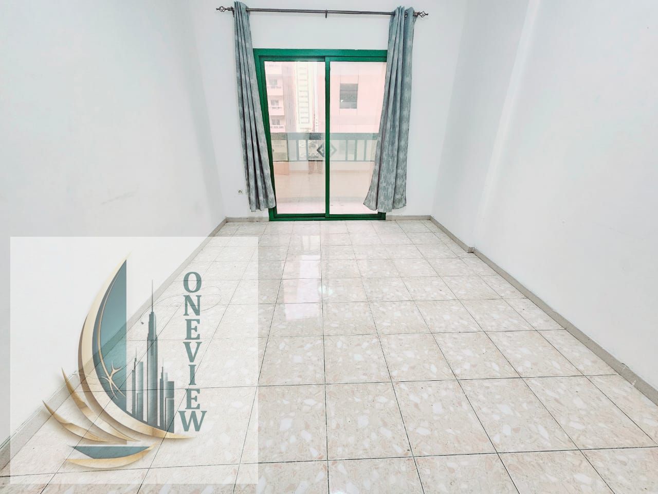 NO DEPOSIT CHILLER FREE 2 BHK APARTMENT RENT 36k WITH BALCONY FAMILY BUILDING NEARBY PARK