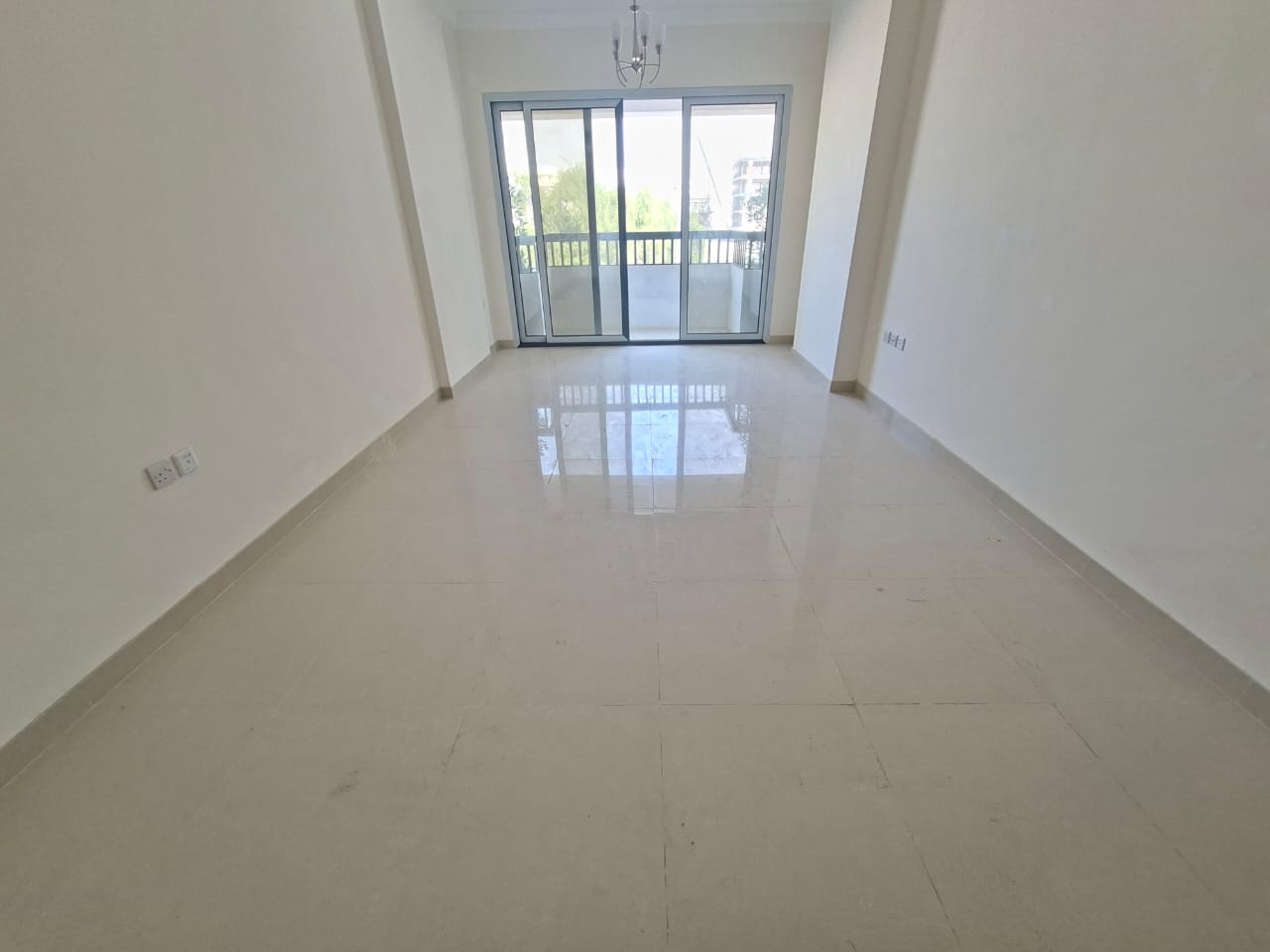 1 month free with master room balcony rent 45k brand new apartment prim location aljada out sid