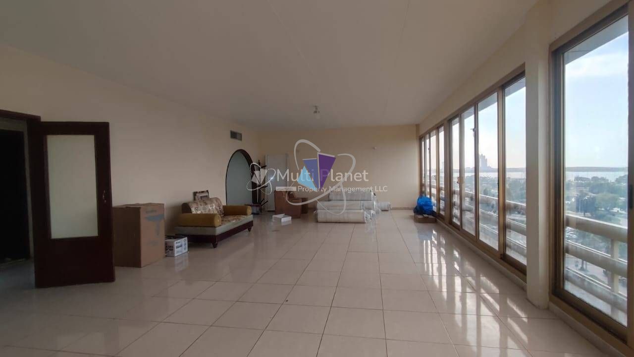 Spacious Living room with 3BR | Sea View