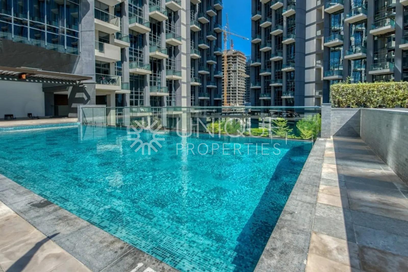 Prime Locatin | Canal View | Elegant Living