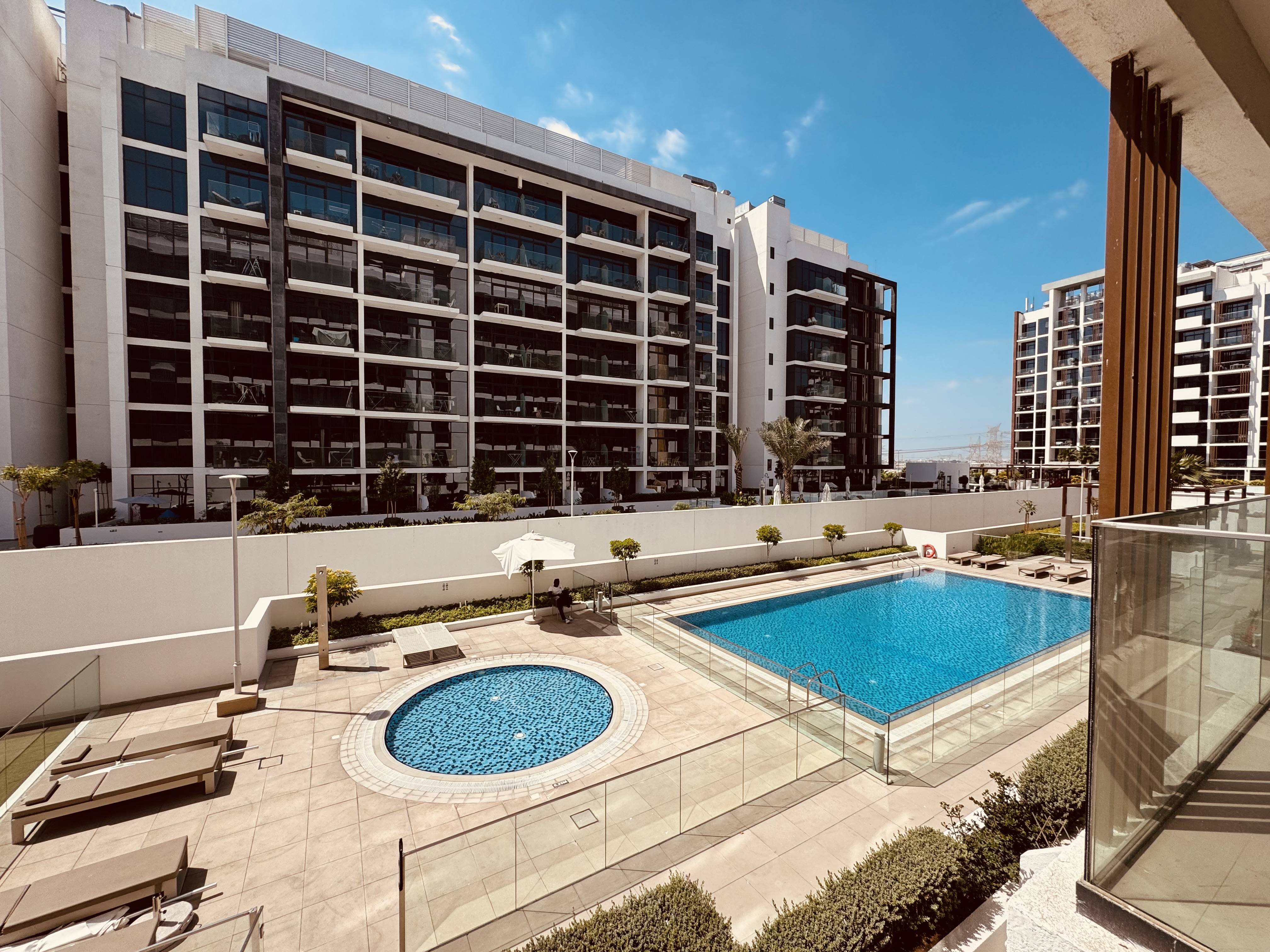 COZY ONE BEDROOM APARTMENT AND FREE CHILLER FREE // FITTED KITCHEN // ALL AMINITIES