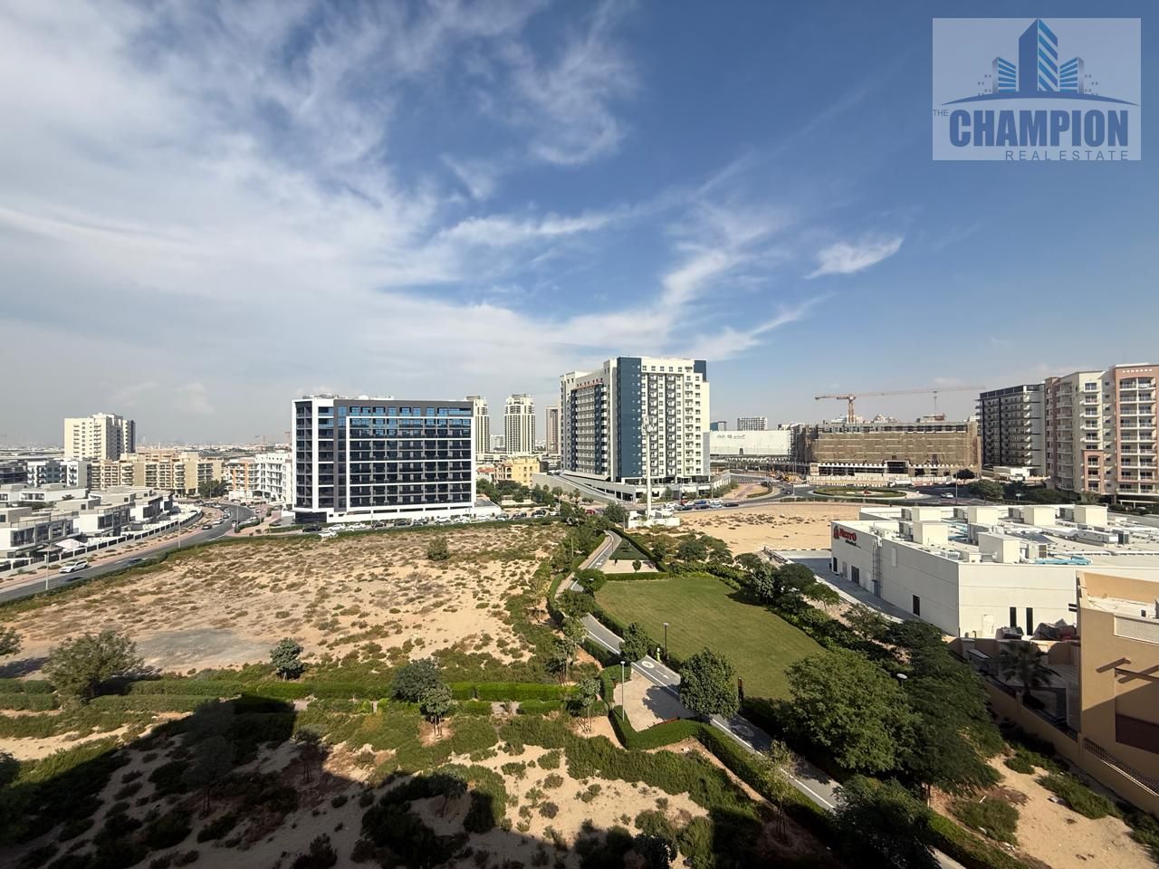 Mid Floor - Open Views - Spacious & Vibrant - Good Layout - Storage Room -Good For Investment - Storage Room