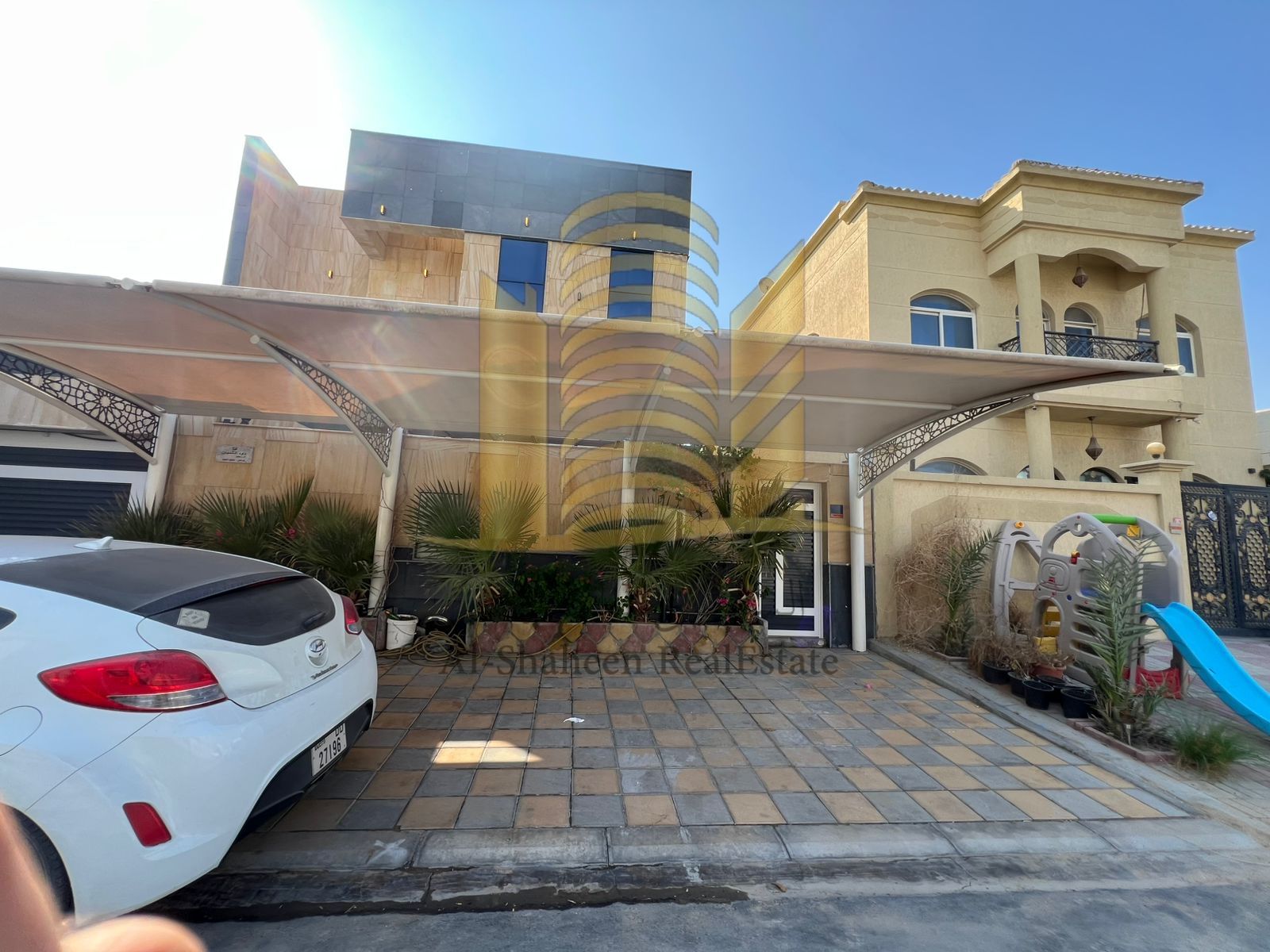 Five-bedroom villa in Al-Yasmin neighborhood. Completely renovated. The living room is completely separate from the majlis (formal sitting room). Rent is 120,000 (negotiable).