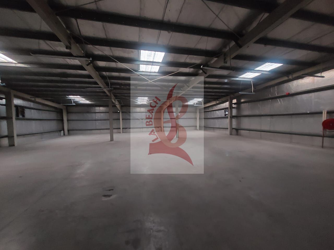 Commercial warehouse for rent in Al Quoz